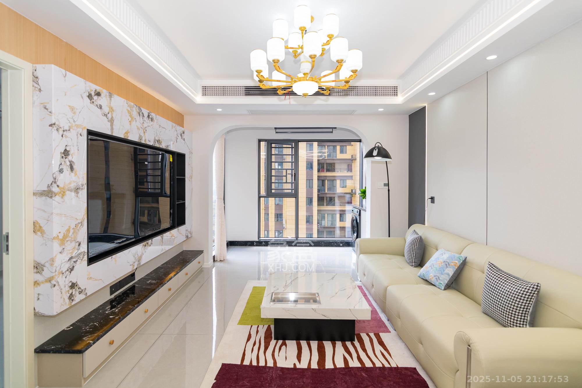 澳海谷山府  4室2厅2卫    99.8万客厅