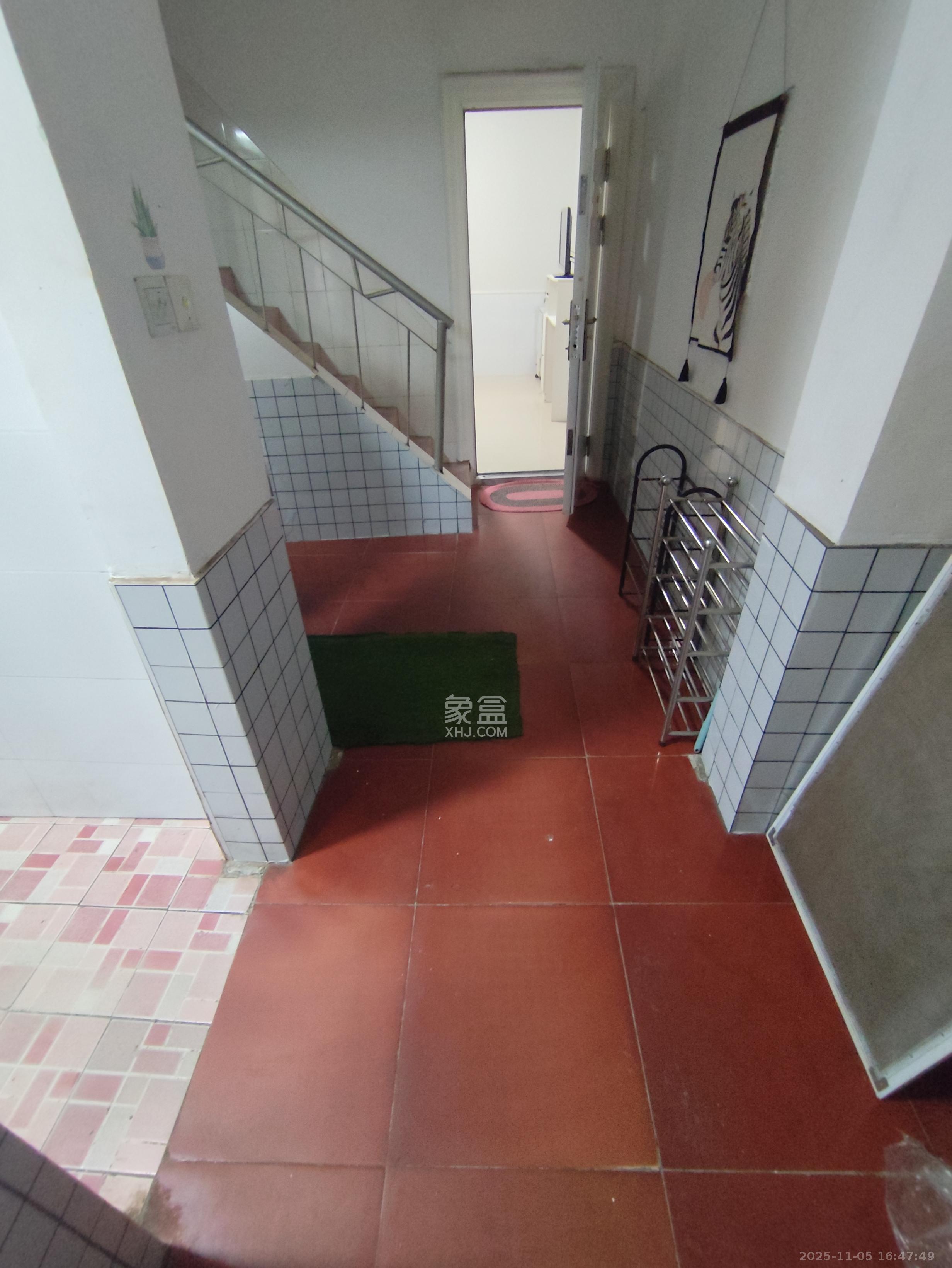 上碧湘街散盘 1室1厅1卫 1800.0元/月 上碧湘街散盘 1室1厅1卫 1800.0元/月室内图