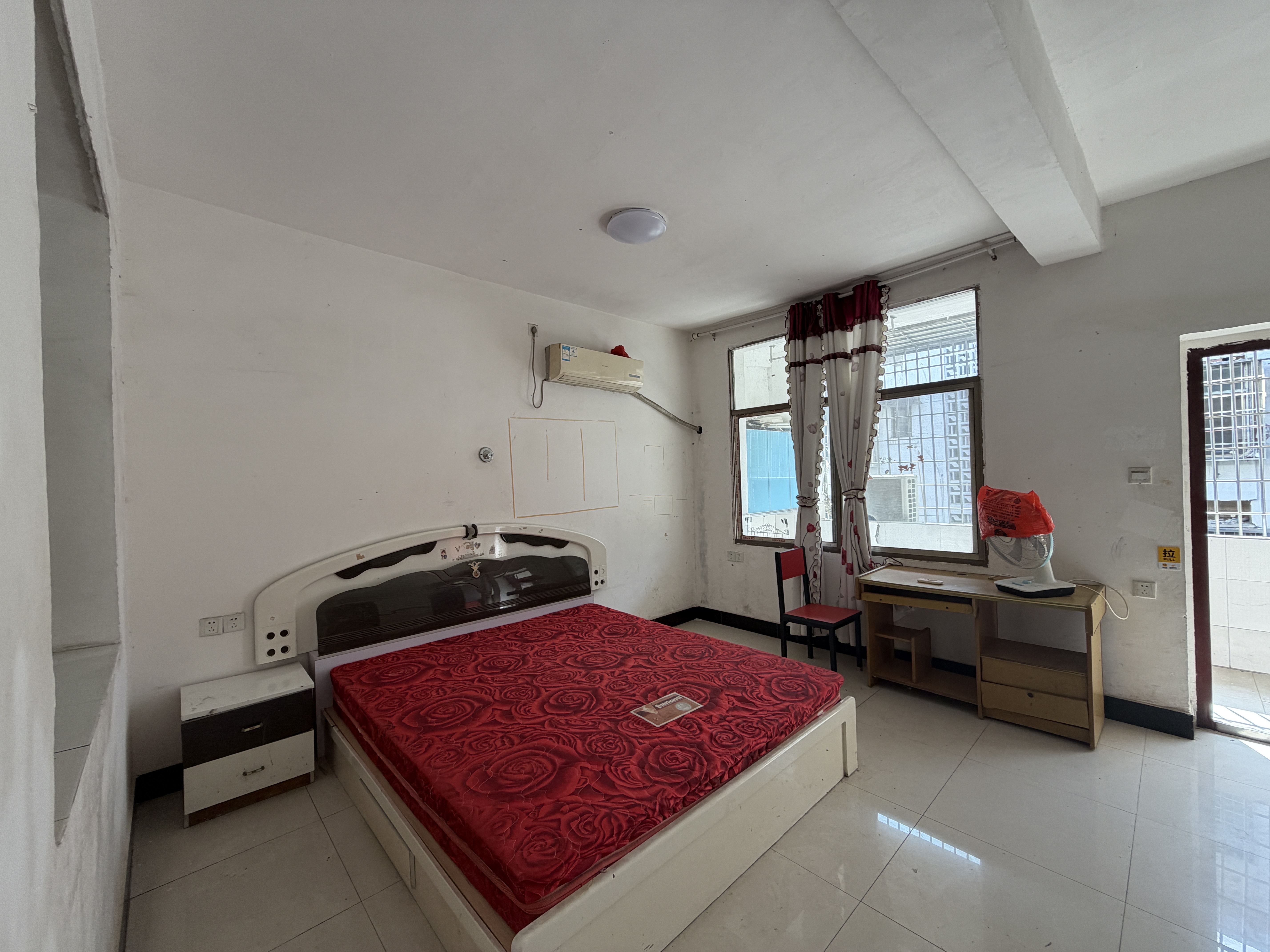 华达机械厂 1室0厅0卫 700.0元/月 华达机械厂 1室0厅0卫 700.0元/月室内图