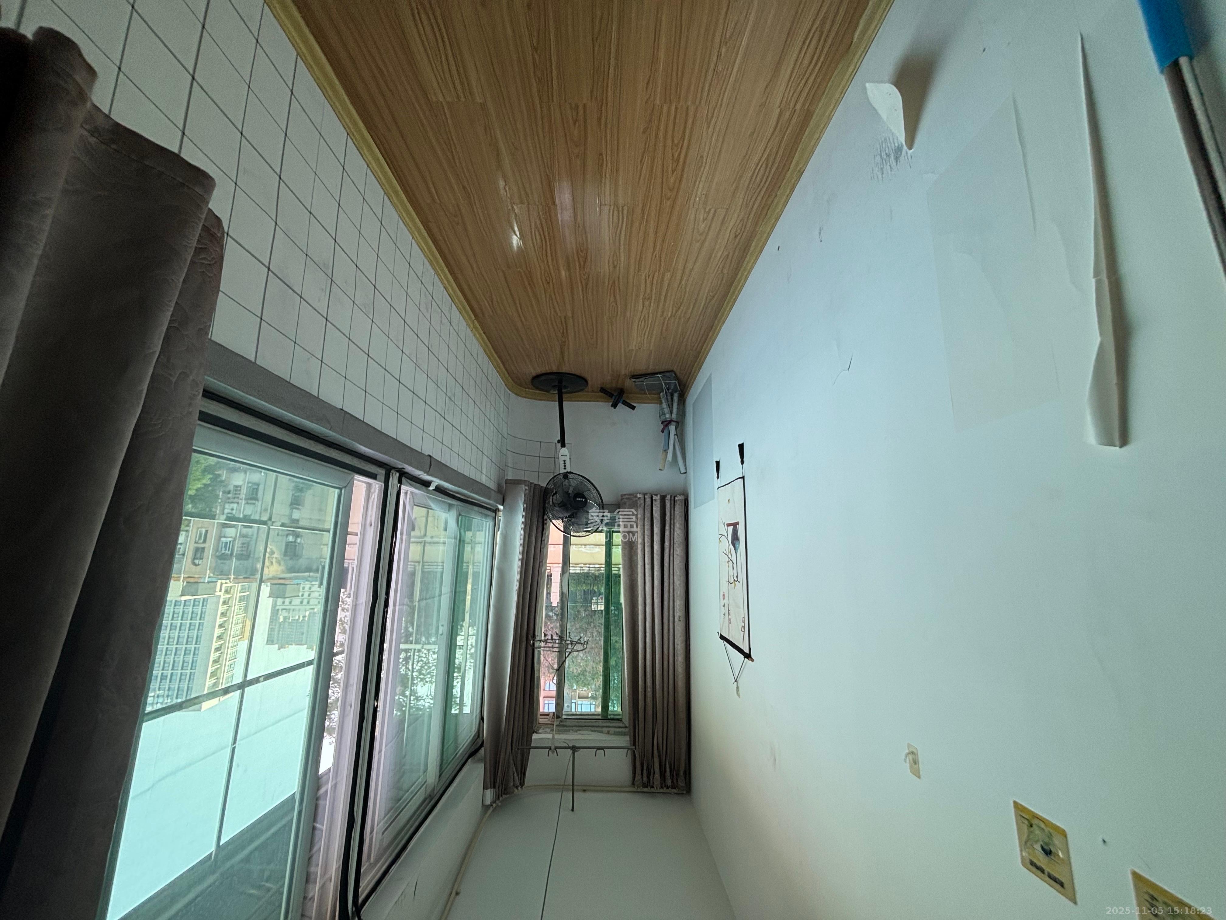 长坡社区  1室1厅1卫    1300.0元/月室内图