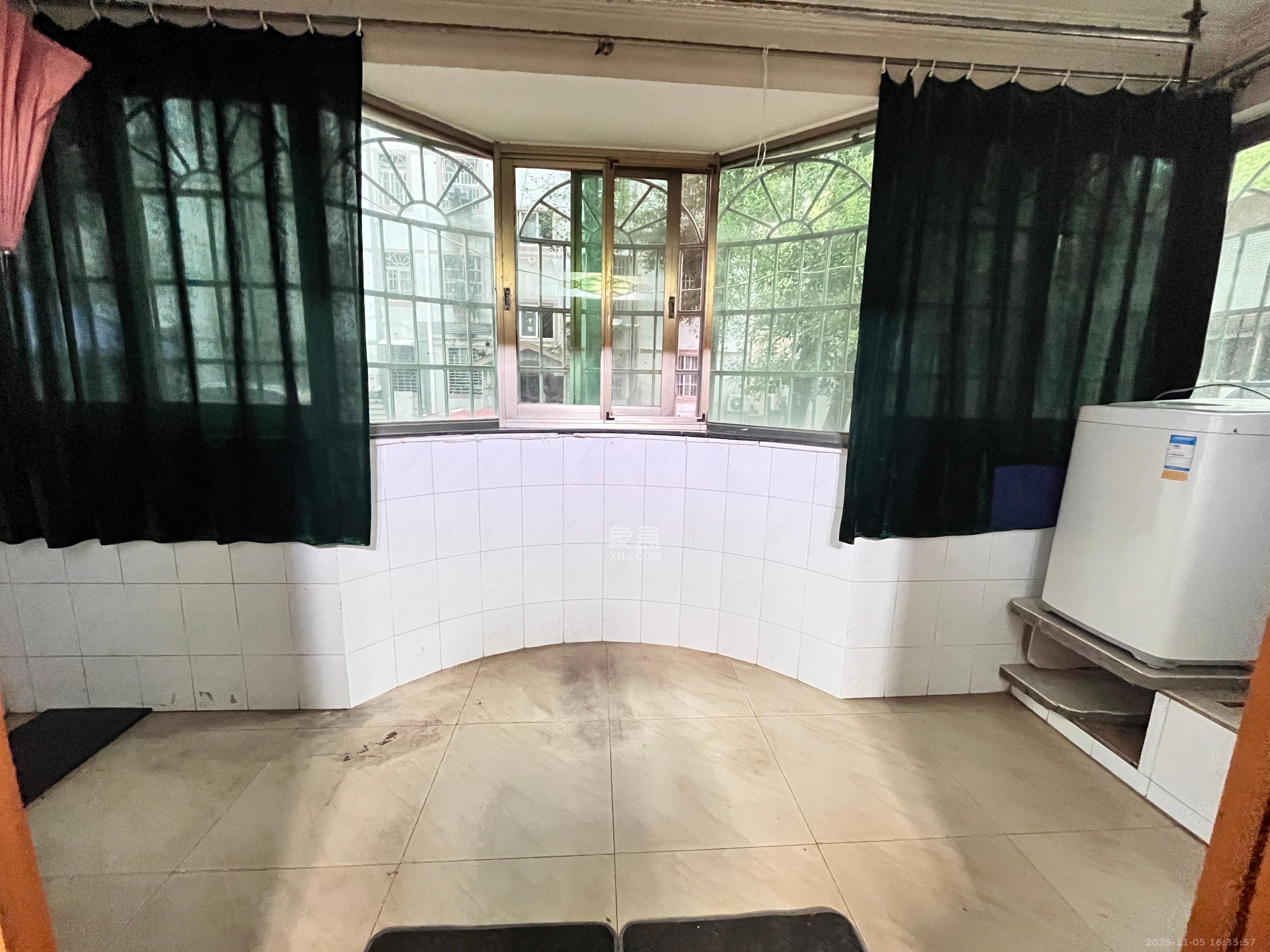 德政园  2室2厅1卫    1800.0元/月室内图