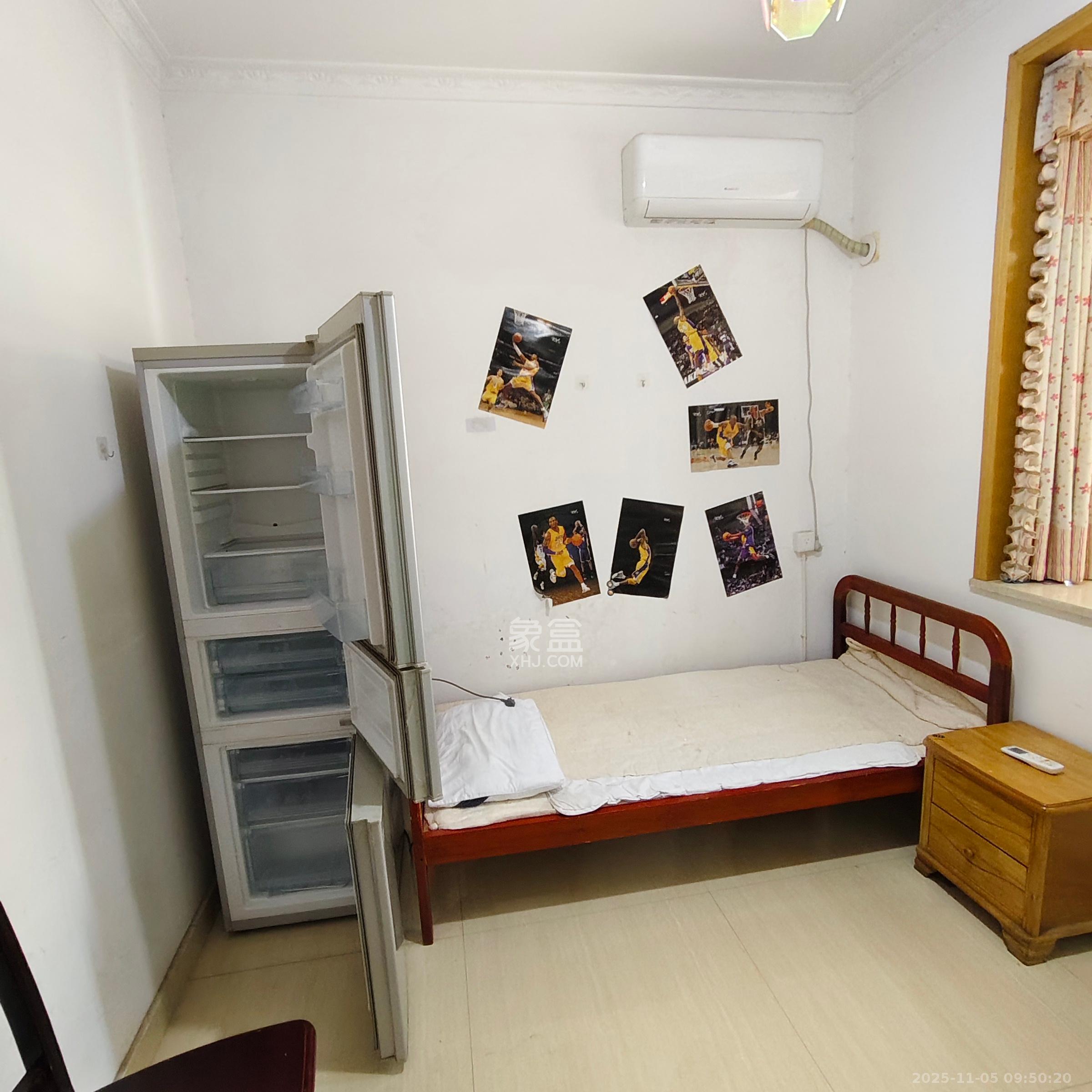 兴联母山小区  3室2厅2卫    1500.0元/月室内图