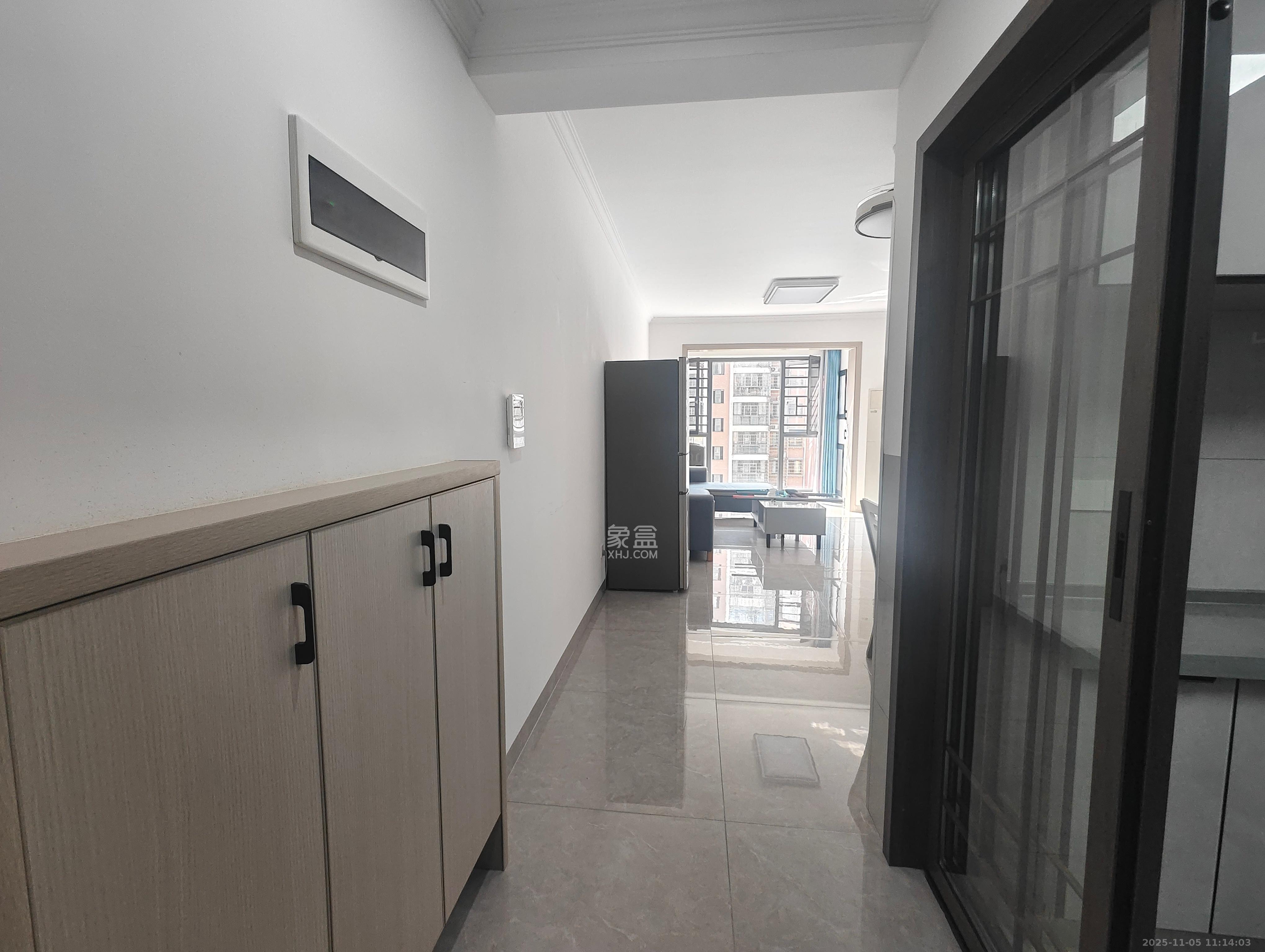 山水新城 2室1厅1卫 2000.0元/月 山水新城 2室1厅1卫 2000.0元/月室内图