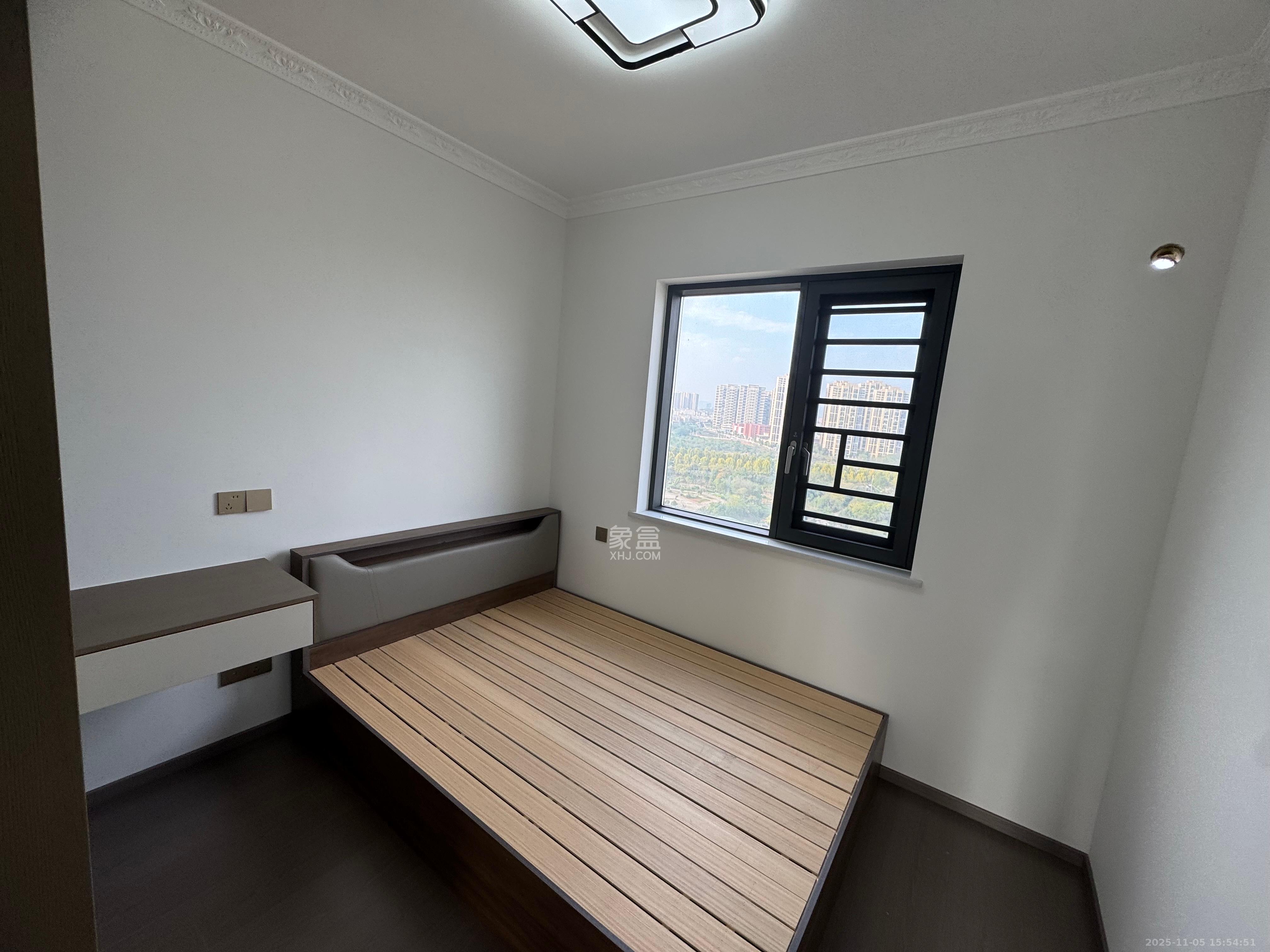 金辉优步湖畔  4室2厅2卫    2600.0元/月室内图