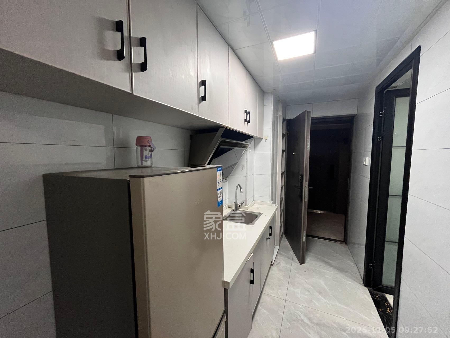 龙湖湘江星座(祺鑫星座公寓) 1室1厅1卫 1450.0元/月 龙湖湘江星座(祺鑫星座公寓) 1室1厅1卫 1450.0元/月室内图