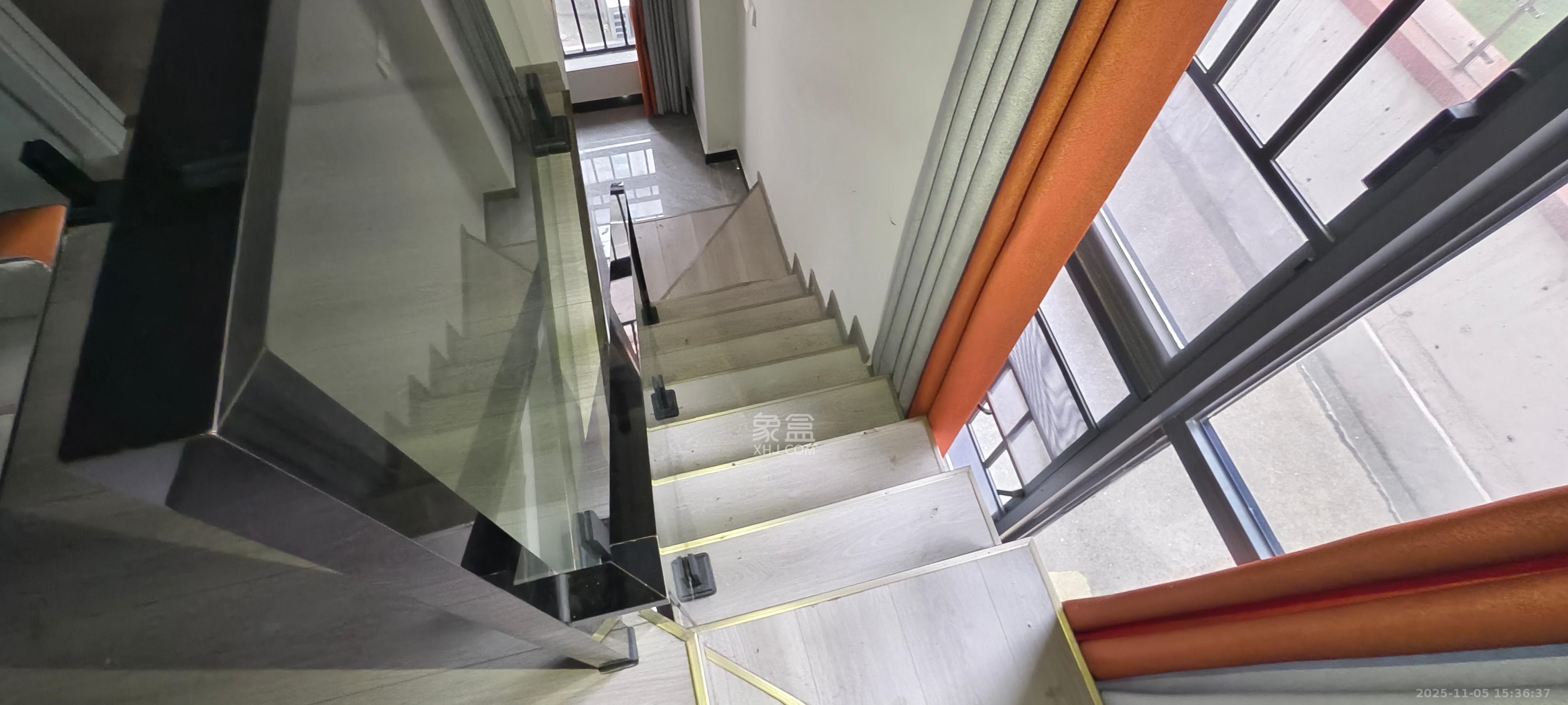 力高凤凰新天  2室2厅1卫    2500.0元/月室内图