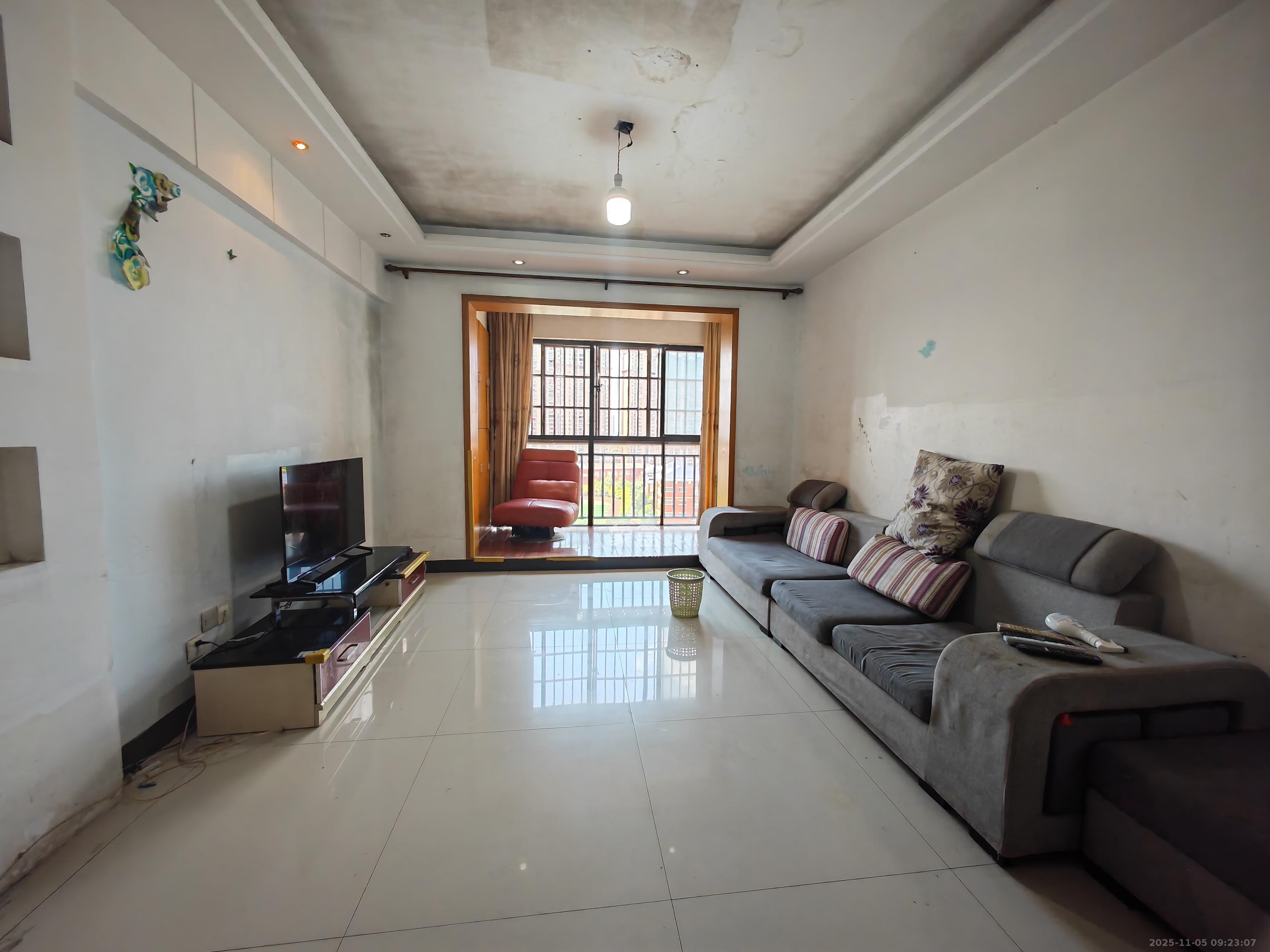 圆梦完美生活 2室2厅1卫 1500.0元/月 圆梦完美生活 2室2厅1卫 1500.0元/月室内图