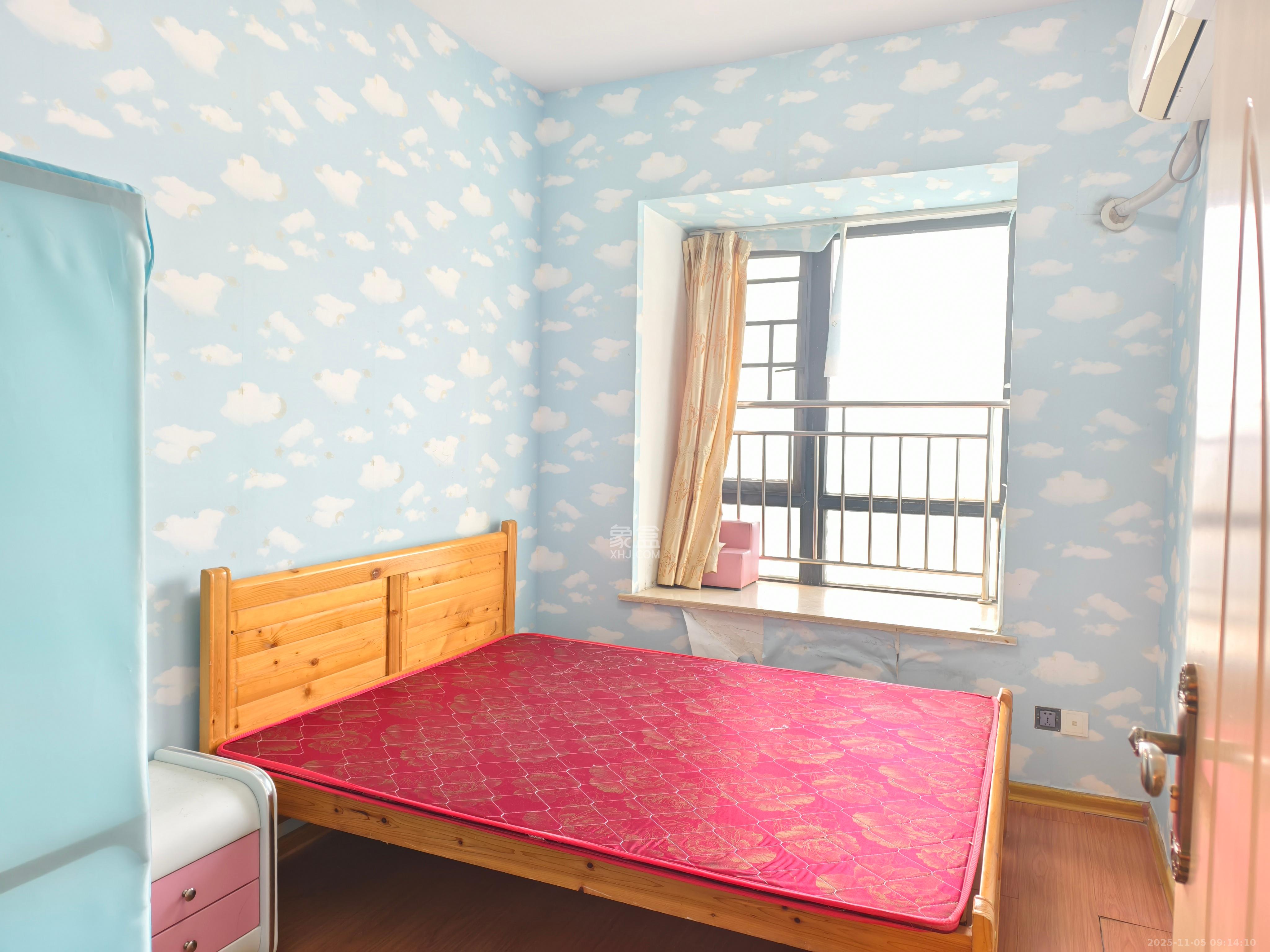 英郡年华  3室2厅2卫    2300.0元/月室内图