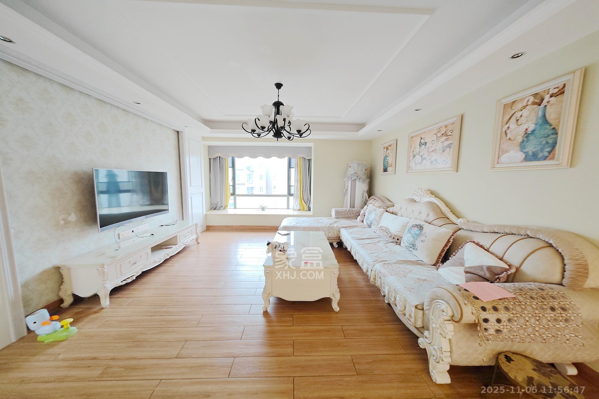 新城新世界一二三期 3室2厅1卫 147.0万 新城新世界一二三期 3室2厅1卫 147.0万客厅