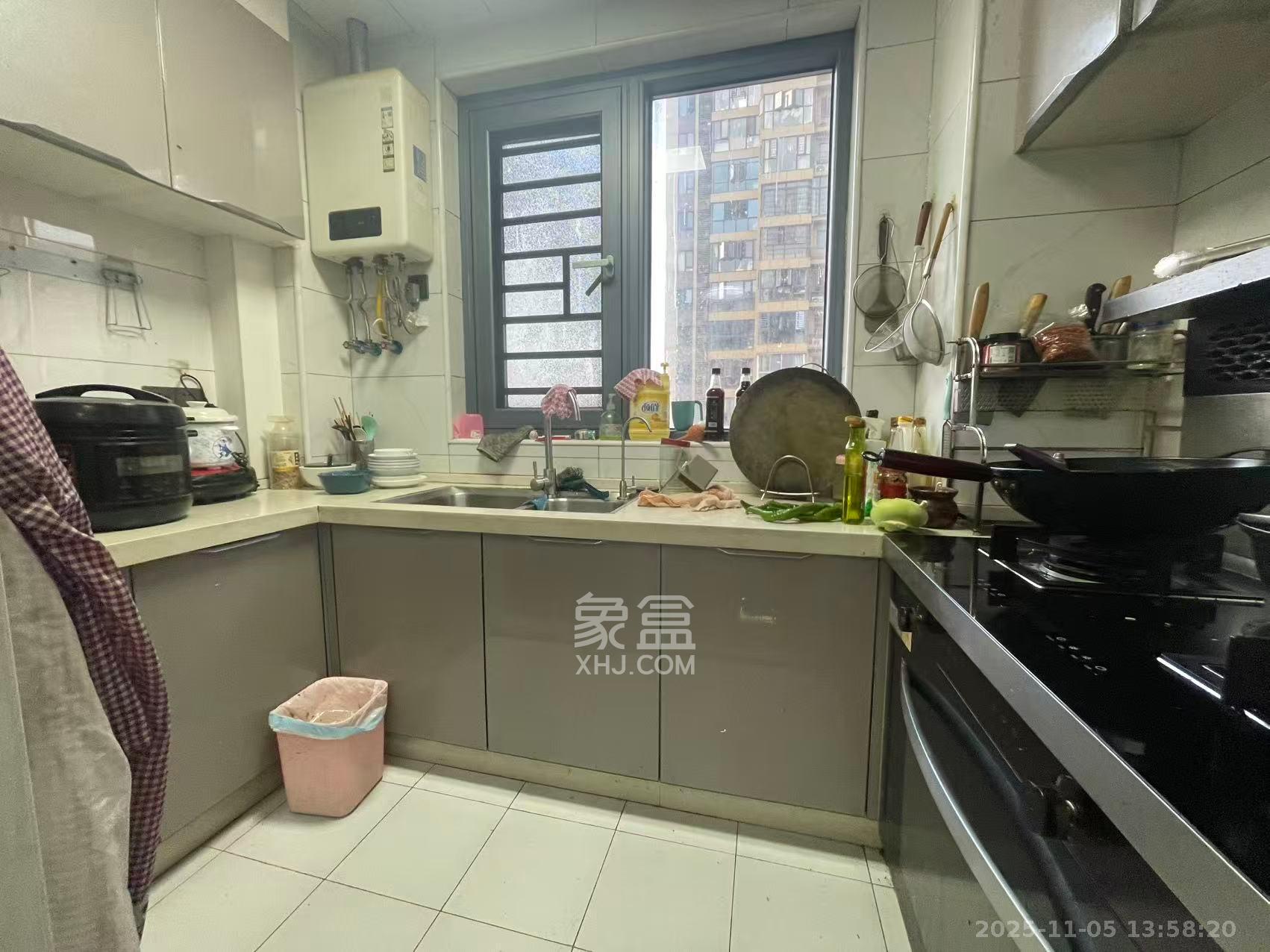 保利东郡 4室2厅2卫 2200.0元/月 保利东郡 4室2厅2卫 2200.0元/月室内图