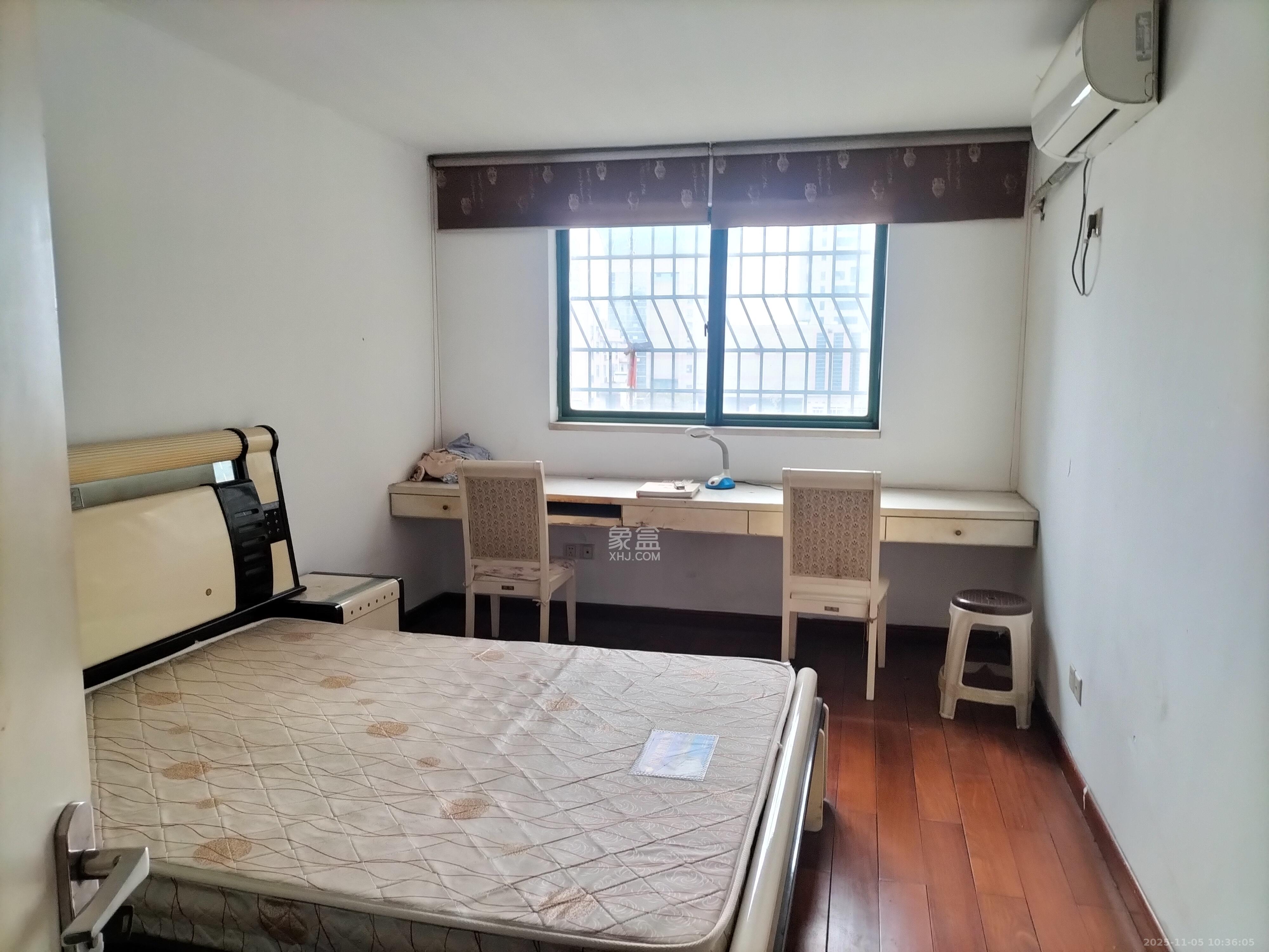 香格里嘉园  4室2厅1卫    4000.0元/月室内图