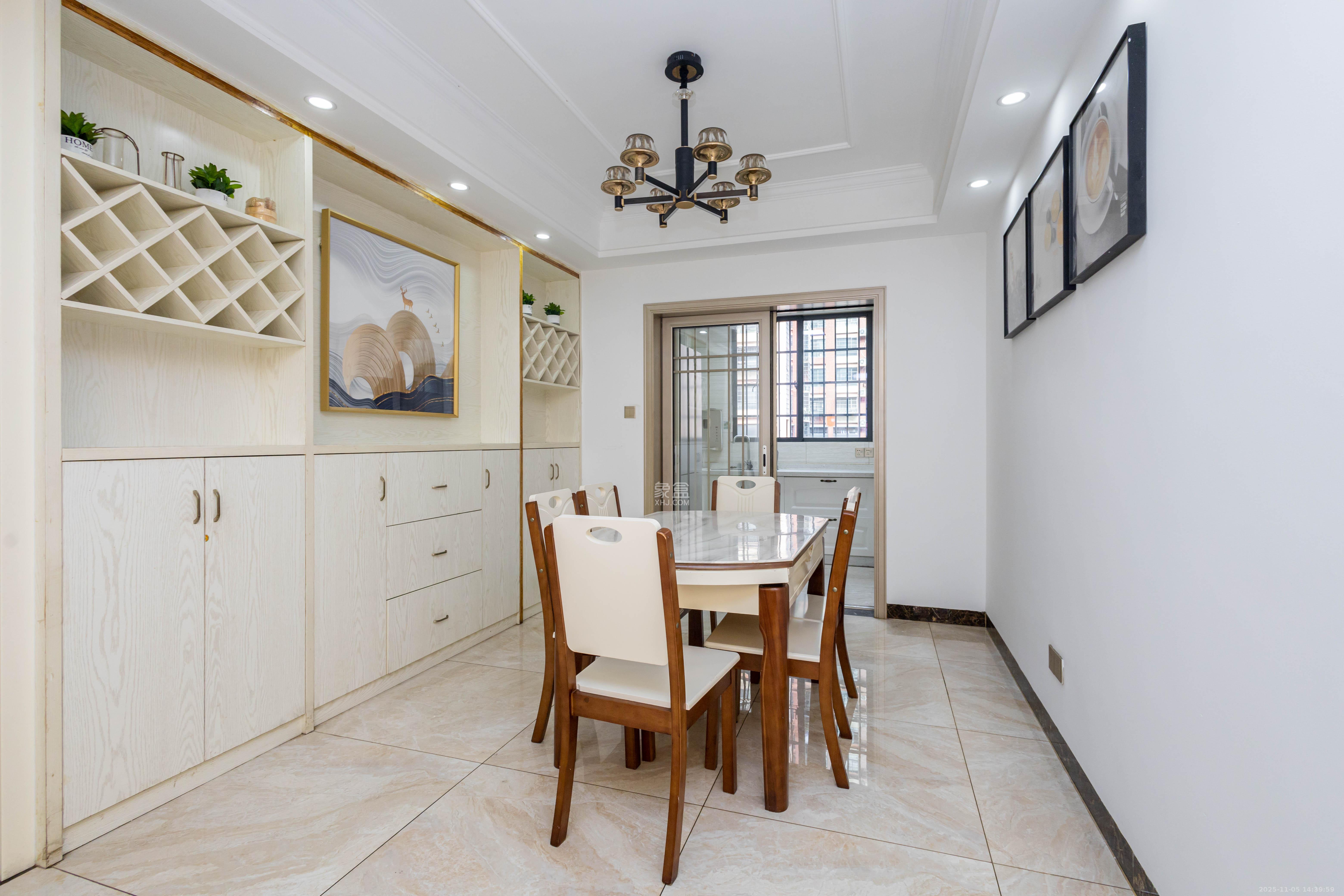 海德公园 4室2厅2卫 93.8万 海德公园 4室2厅2卫 93.8万客厅