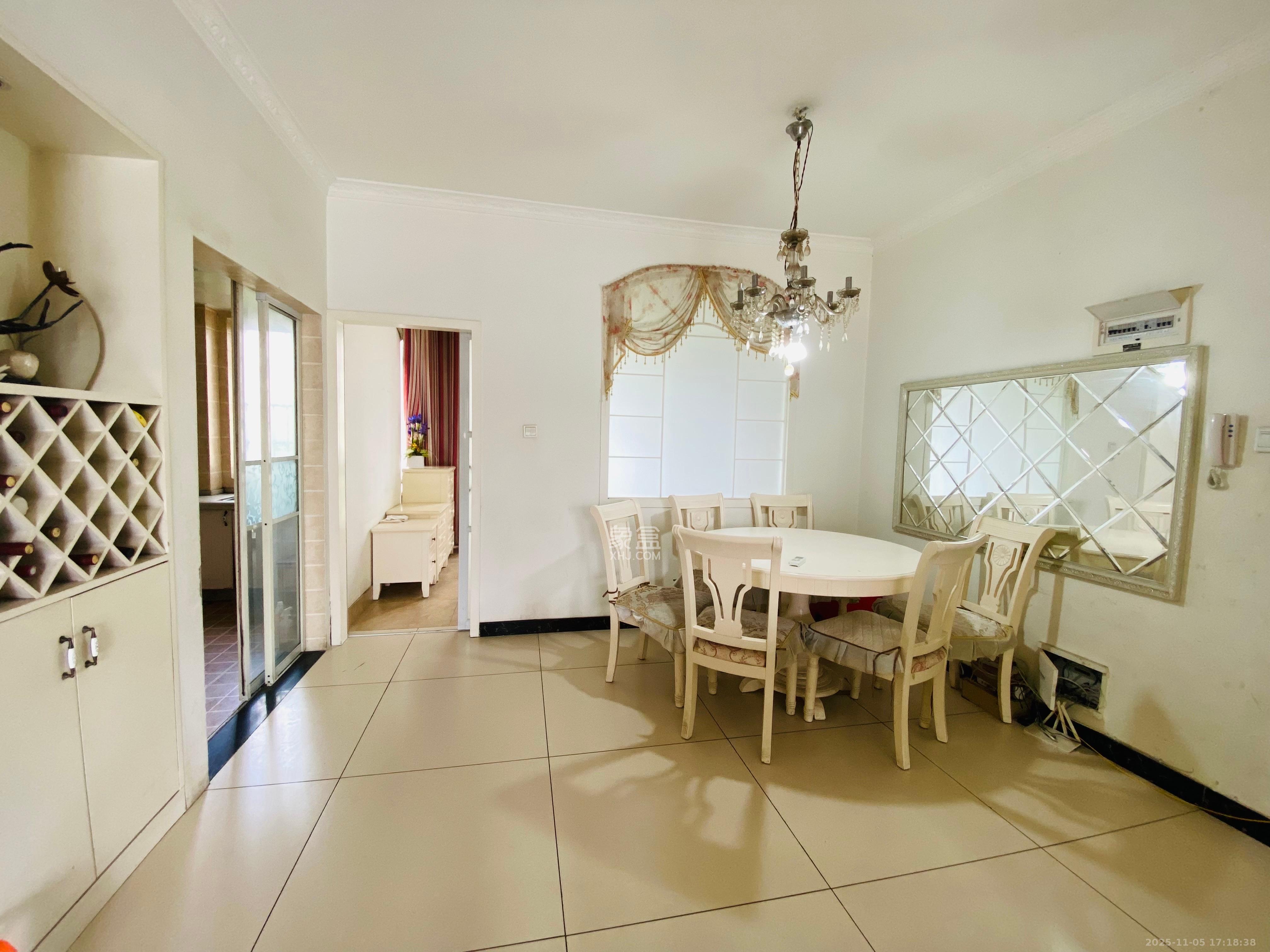 瑞都华庭(华庭美苑) 3室2厅1卫 2400.0元/月 瑞都华庭(华庭美苑) 3室2厅1卫 2400.0元/月室内图