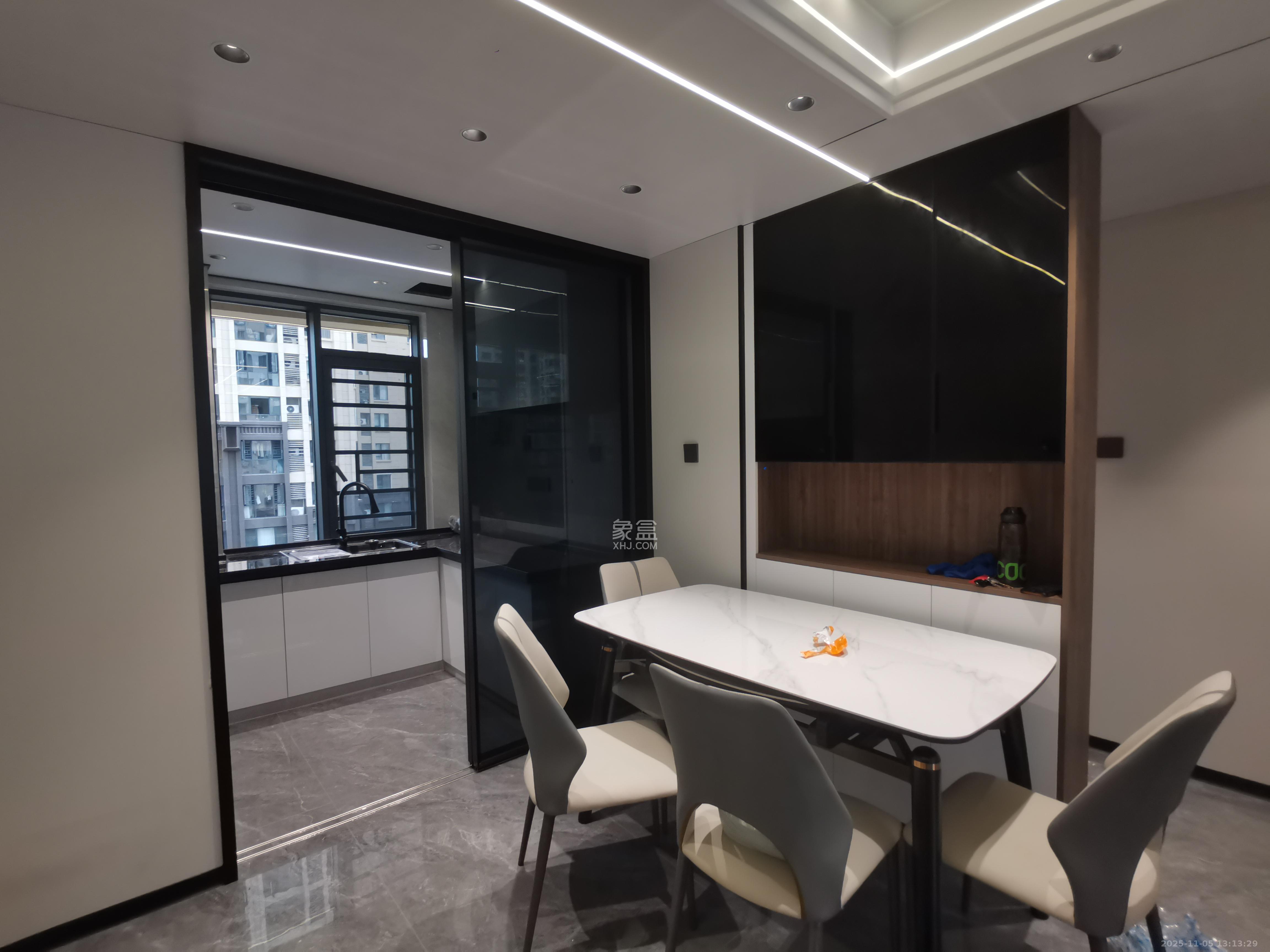 明发阅江悦府 4室2厅2卫 3100.0元/月 明发阅江悦府 4室2厅2卫 3100.0元/月室内图