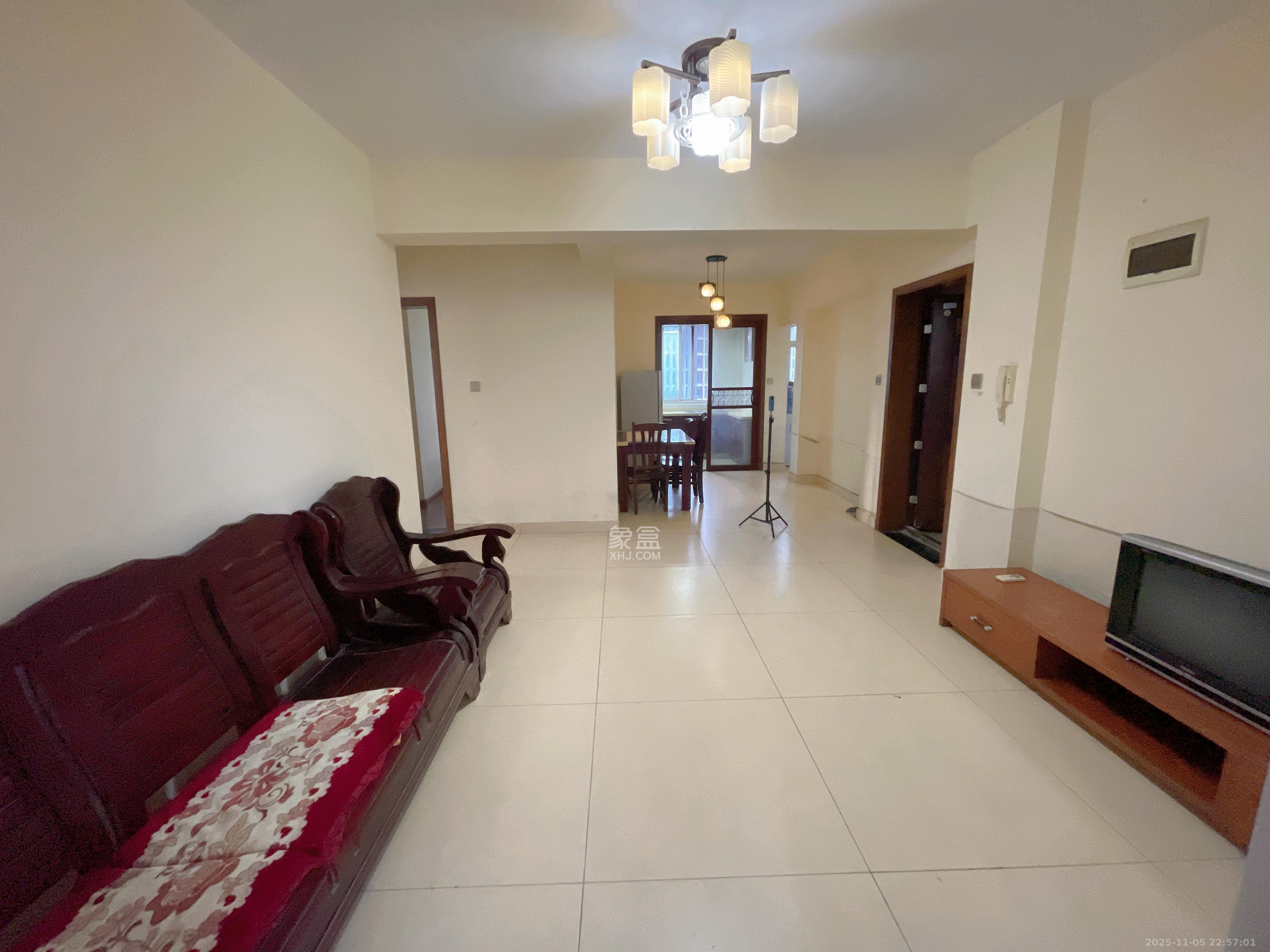 润芳园  3室2厅1卫    2000.0元/月室内图