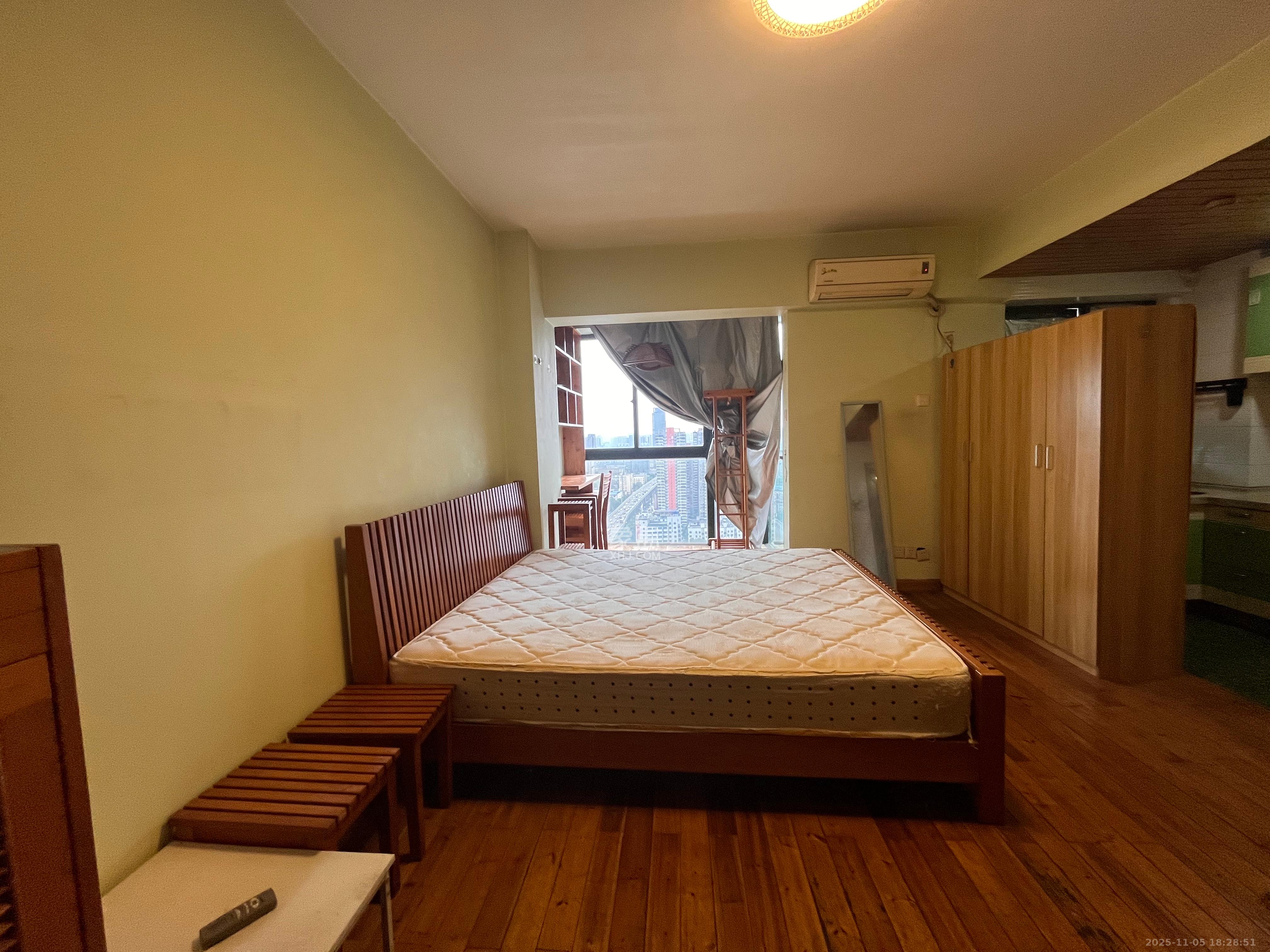 上东印象  1室1厅1卫    1300.0元/月室内图