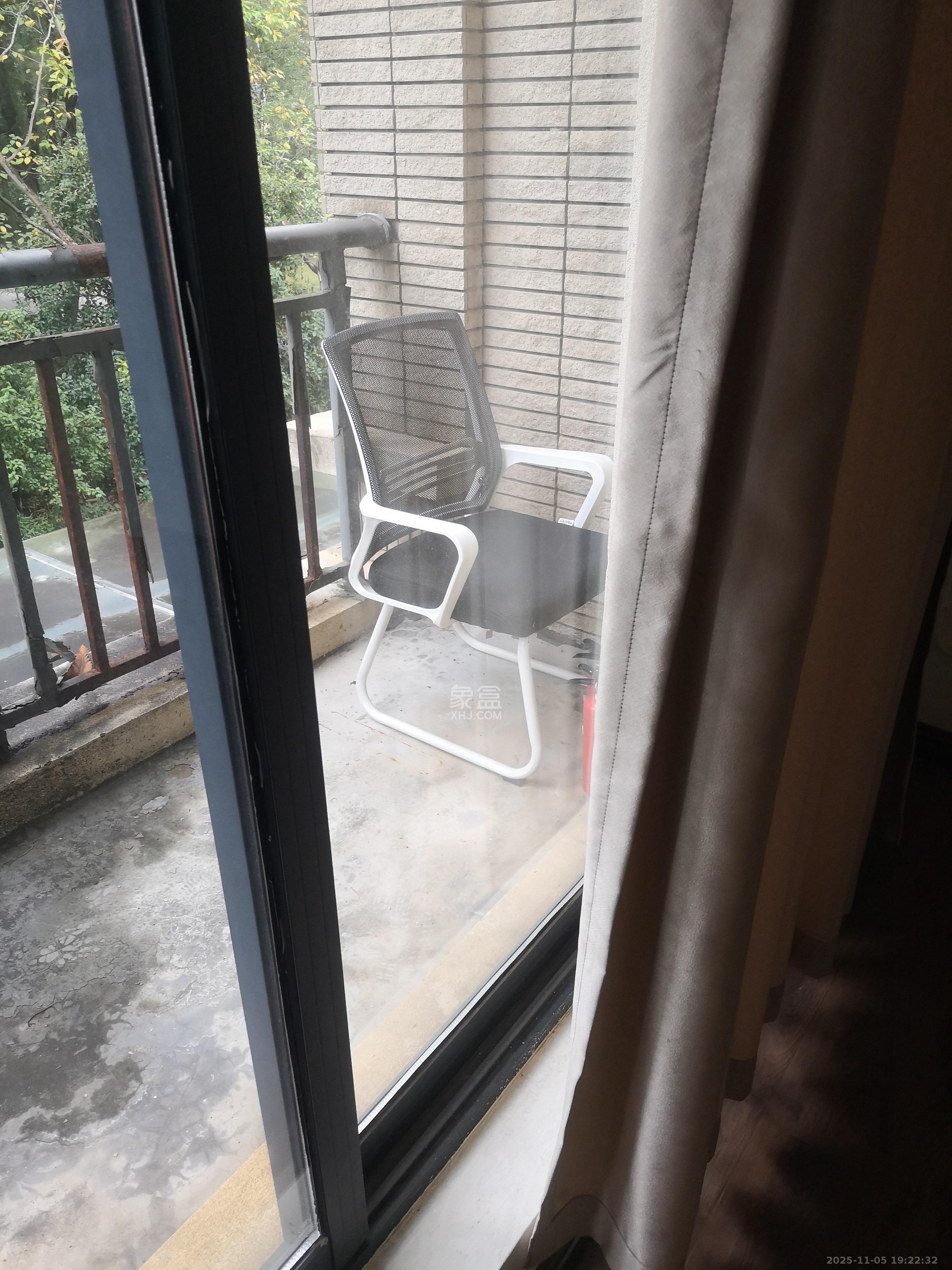 藏珑湖上国际花园 4室2厅2卫 6000.0元/月 藏珑湖上国际花园 4室2厅2卫 6000.0元/月室内图