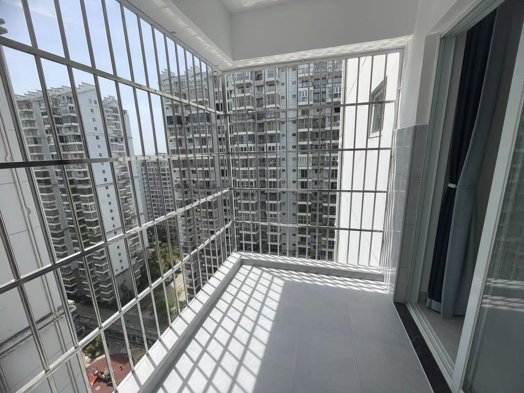 海航城  2室1厅1卫    106.0万客厅