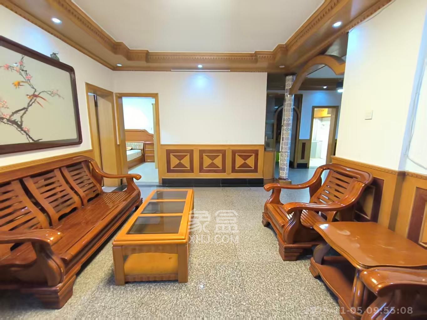 城市花园  2室1厅1卫    2100.0元/月室内图