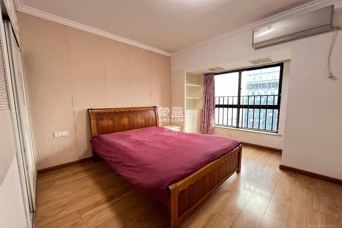 绿地中央广场 3室2厅1卫 2900.0元/月 绿地中央广场 3室2厅1卫 2900.0元/月室内图