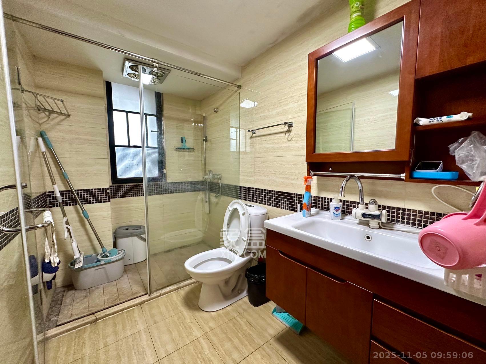 达美D6区  4室2厅2卫    2800.0元/月室内图