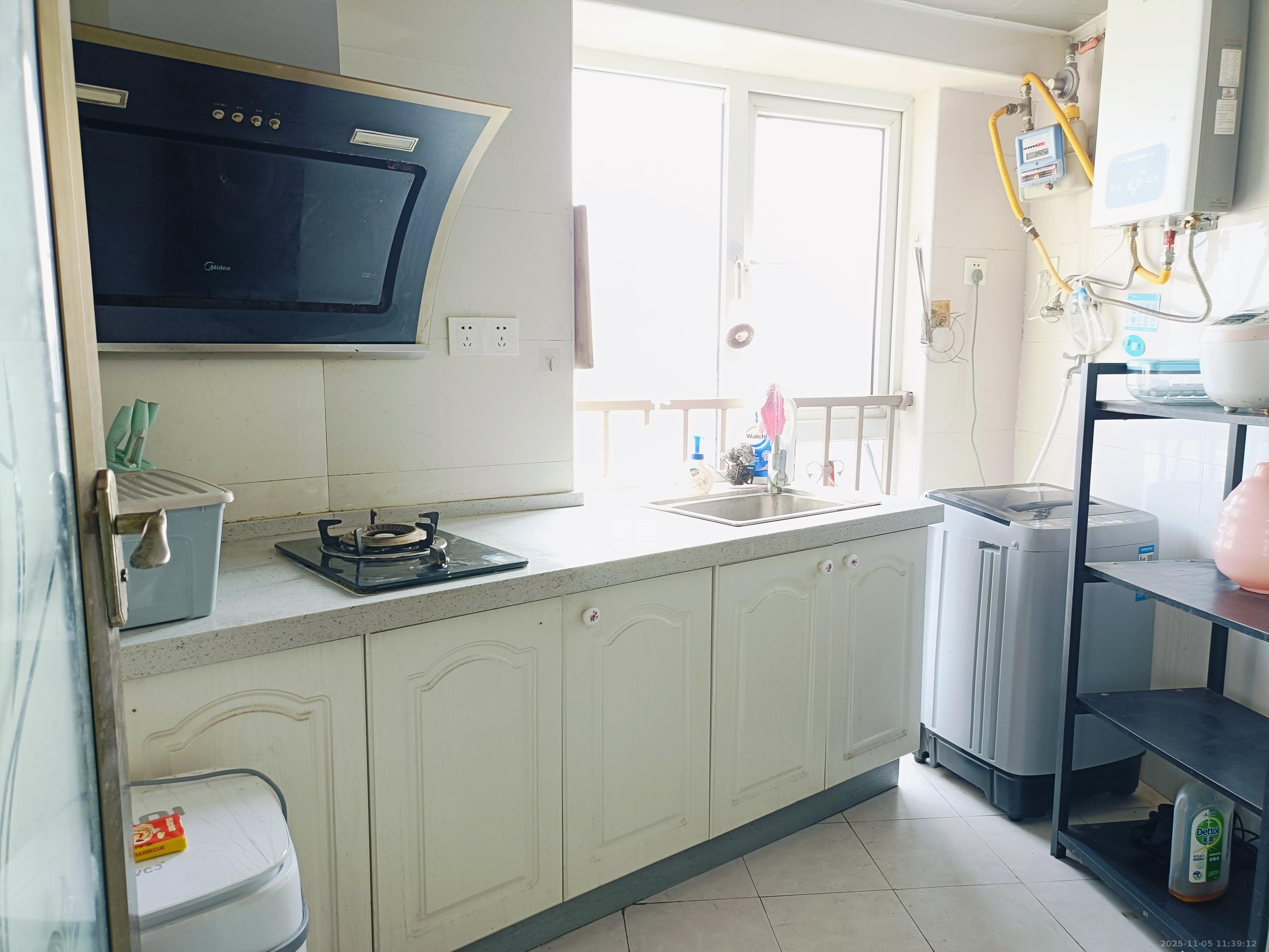 鸥波港湾  1室1厅1卫    2000.0元/月室内图