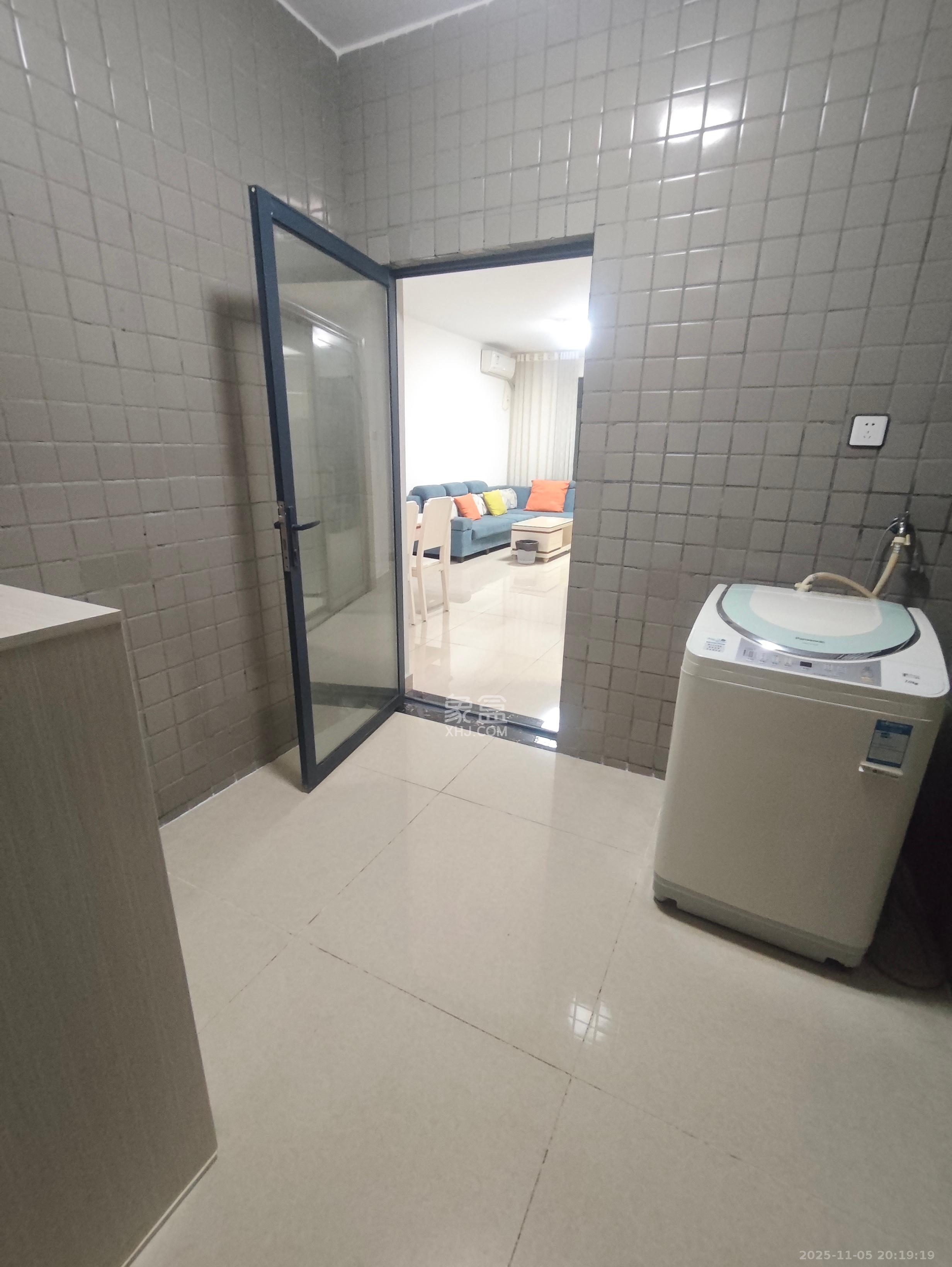 雨花大厦（云海大厦）  1室0厅0卫    1500.0元/月