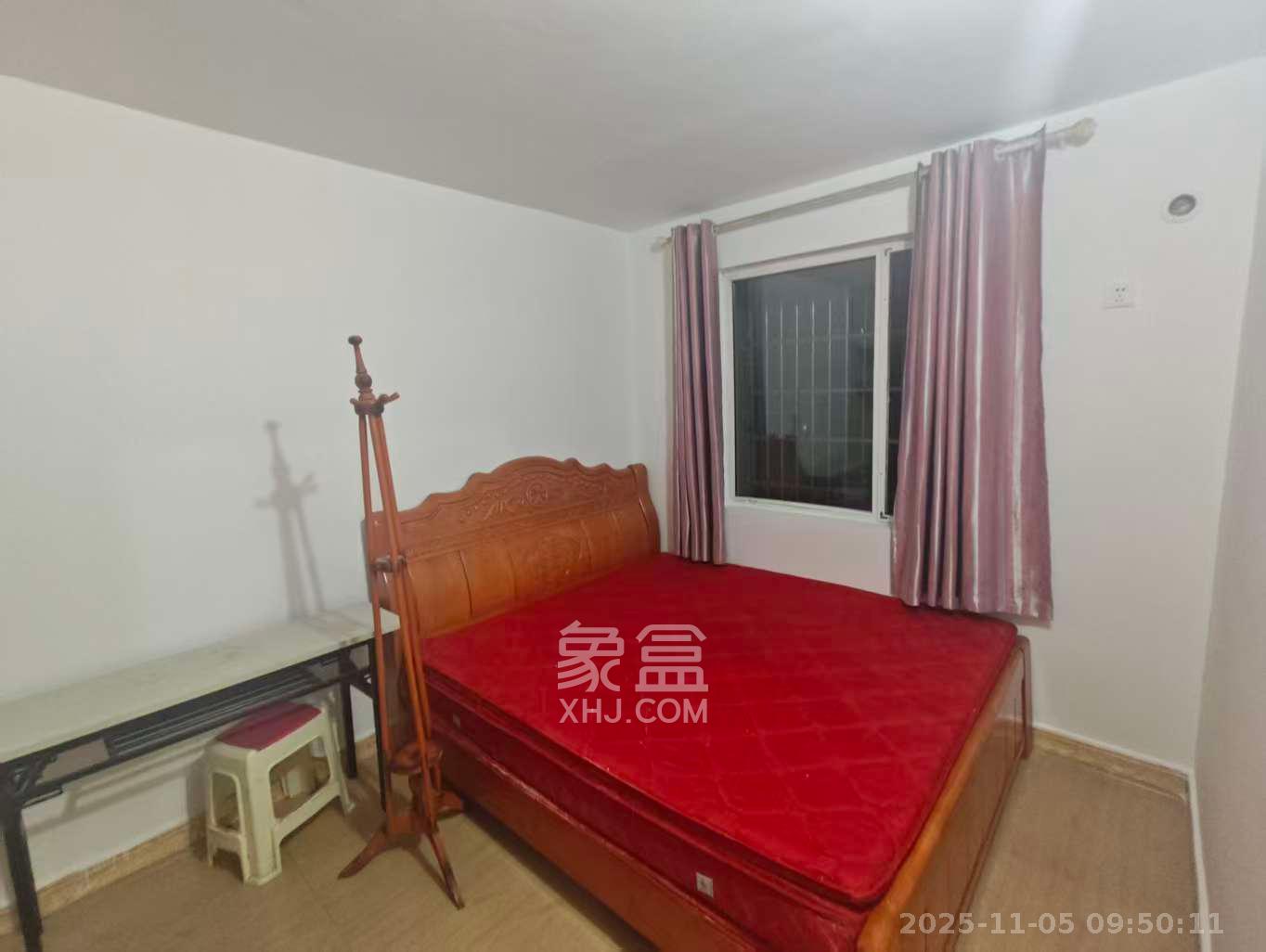 长房凤凰佳园  1室1厅1卫    1200.0元/月