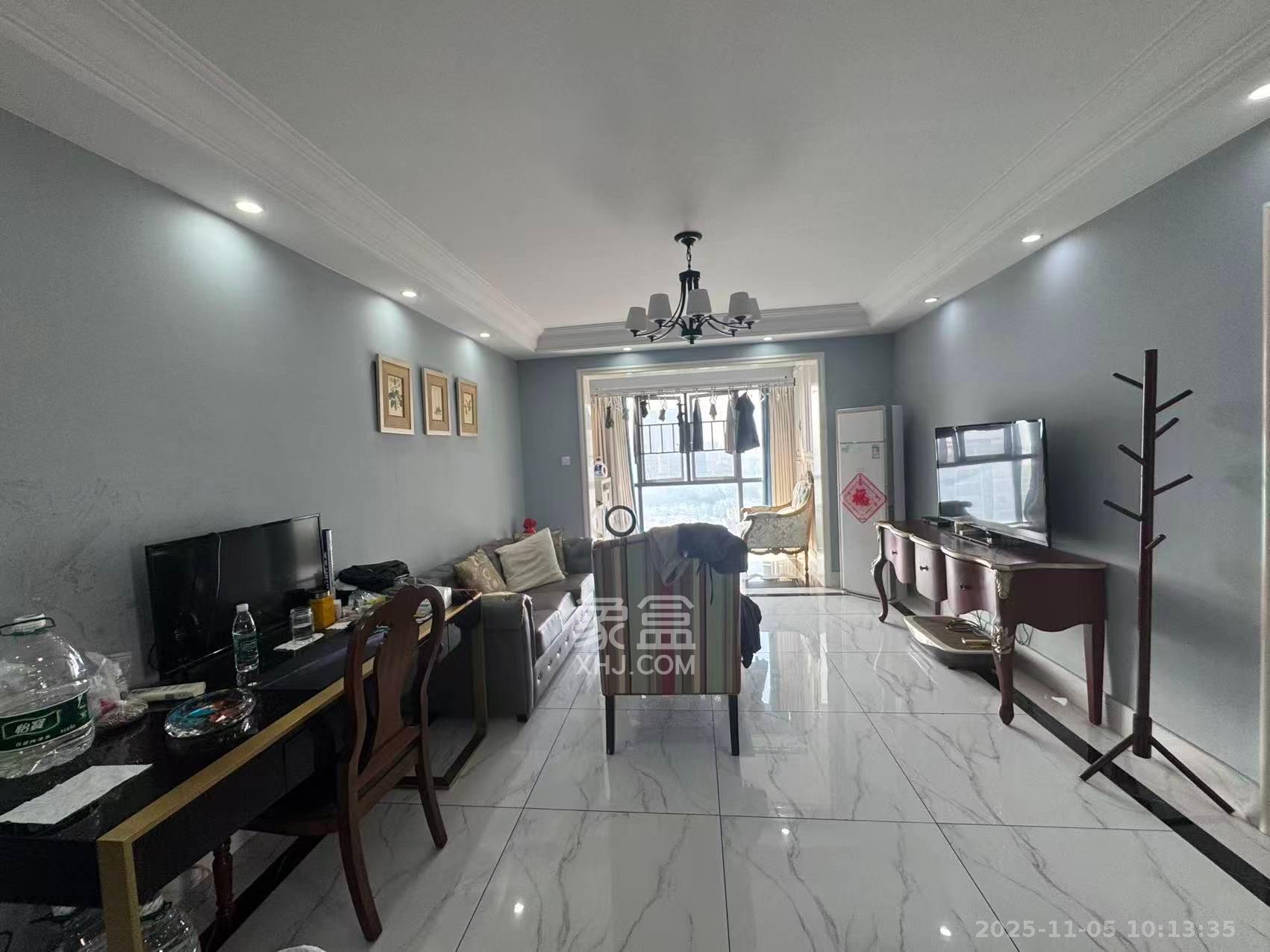 半山壹号  3室1厅1卫    3200.0元/月