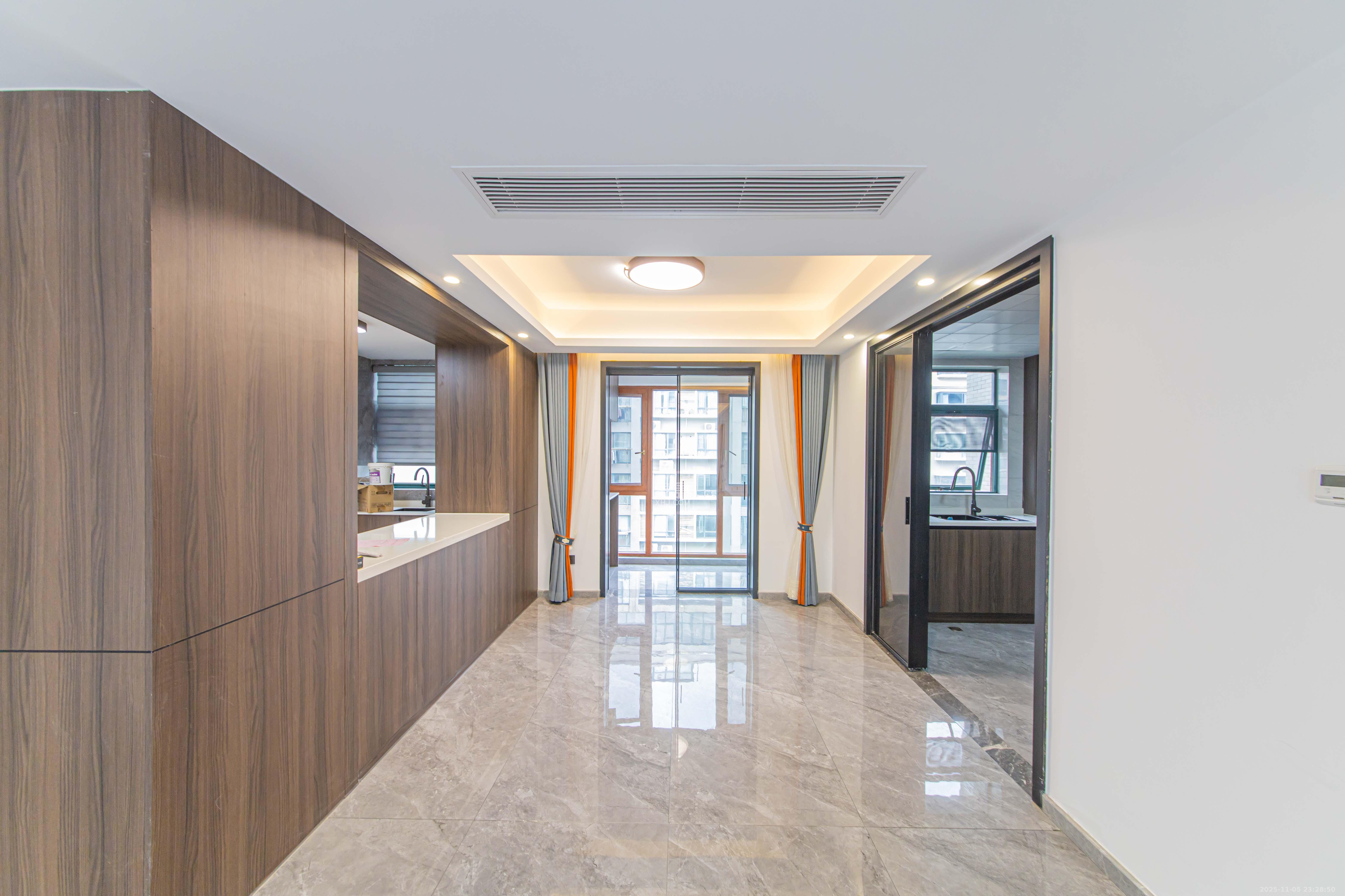 华天苑 3室2厅2卫 165.0万 华天苑 3室2厅2卫 165.0万客厅