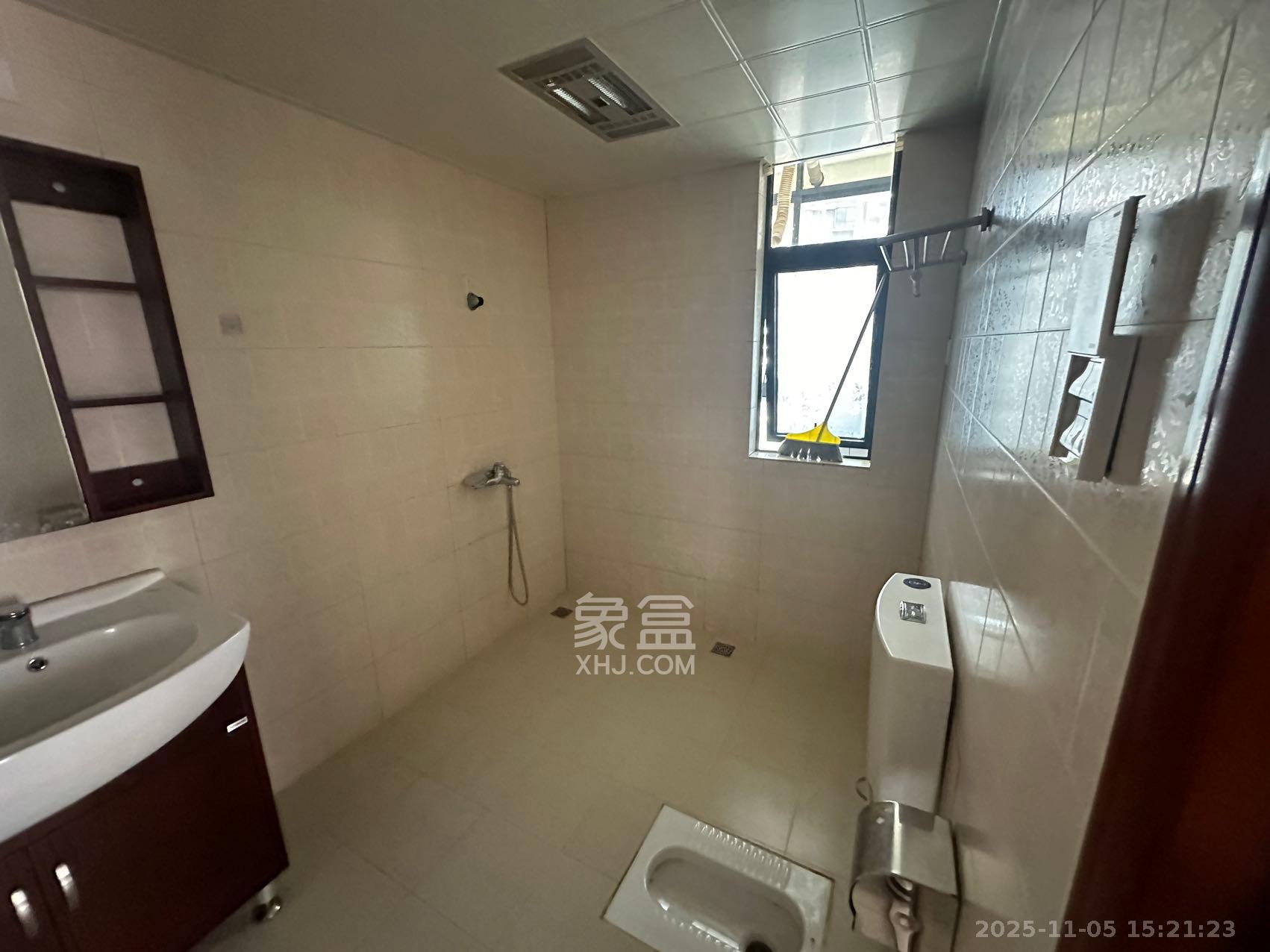 湘江世纪城临江苑 4室2厅2卫 3500.0元/月 湘江世纪城临江苑 4室2厅2卫 3500.0元/月室内图