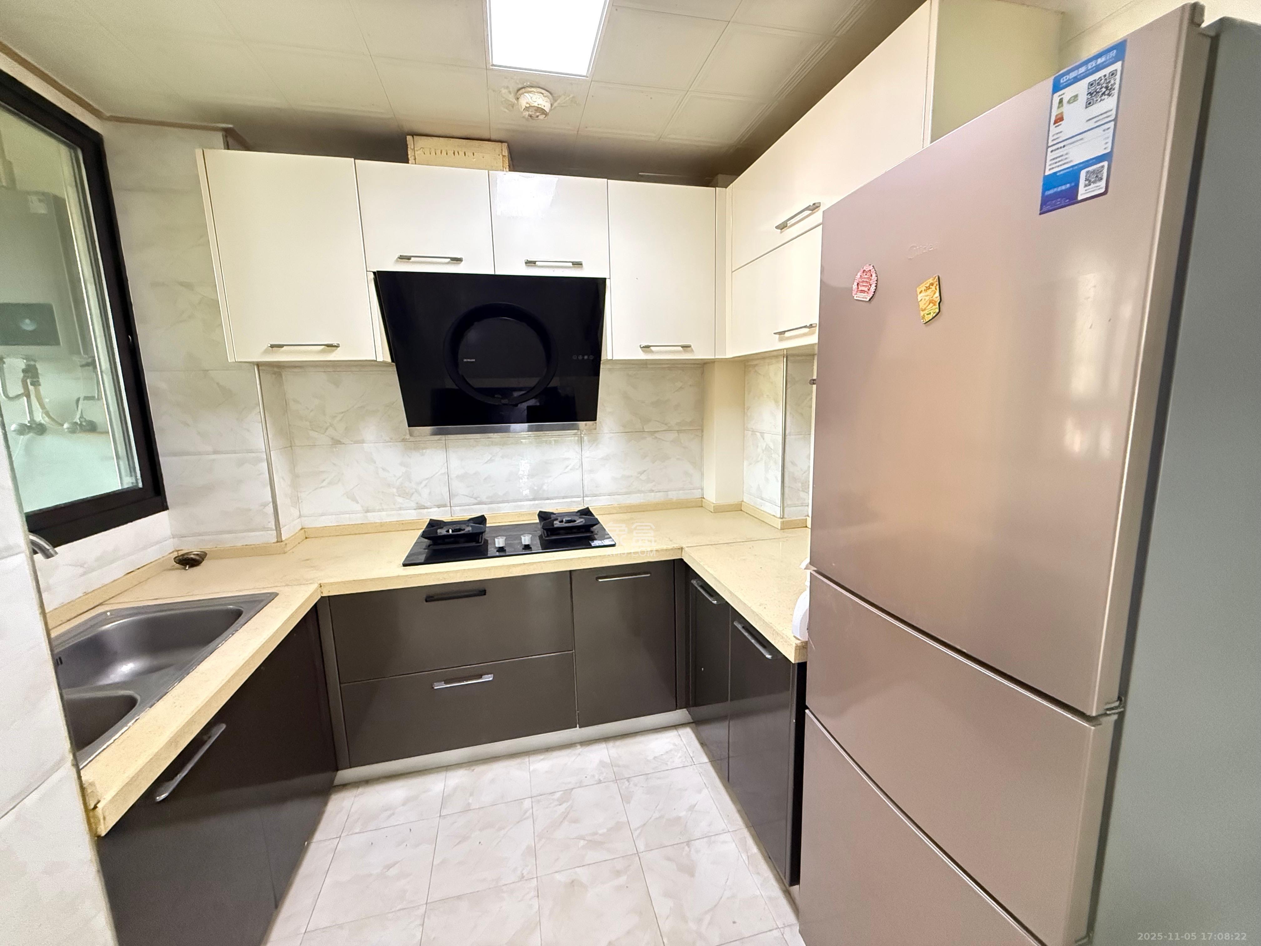 华润凤凰城三期  3室2厅1卫    2200.0元/月室内图