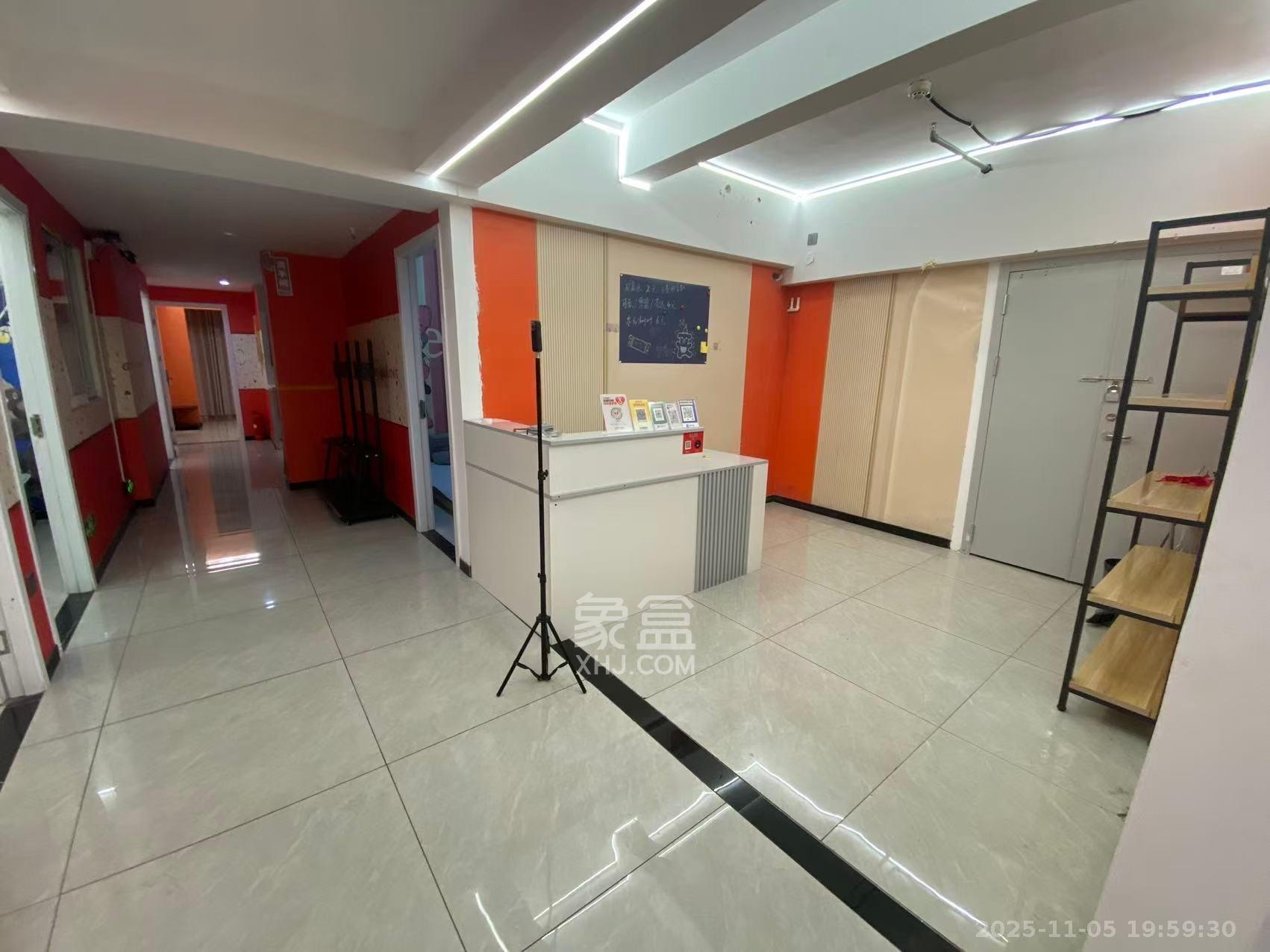 新世界百货（湖南供销大厦）  6室1厅1卫    6000.0元/月室内图1