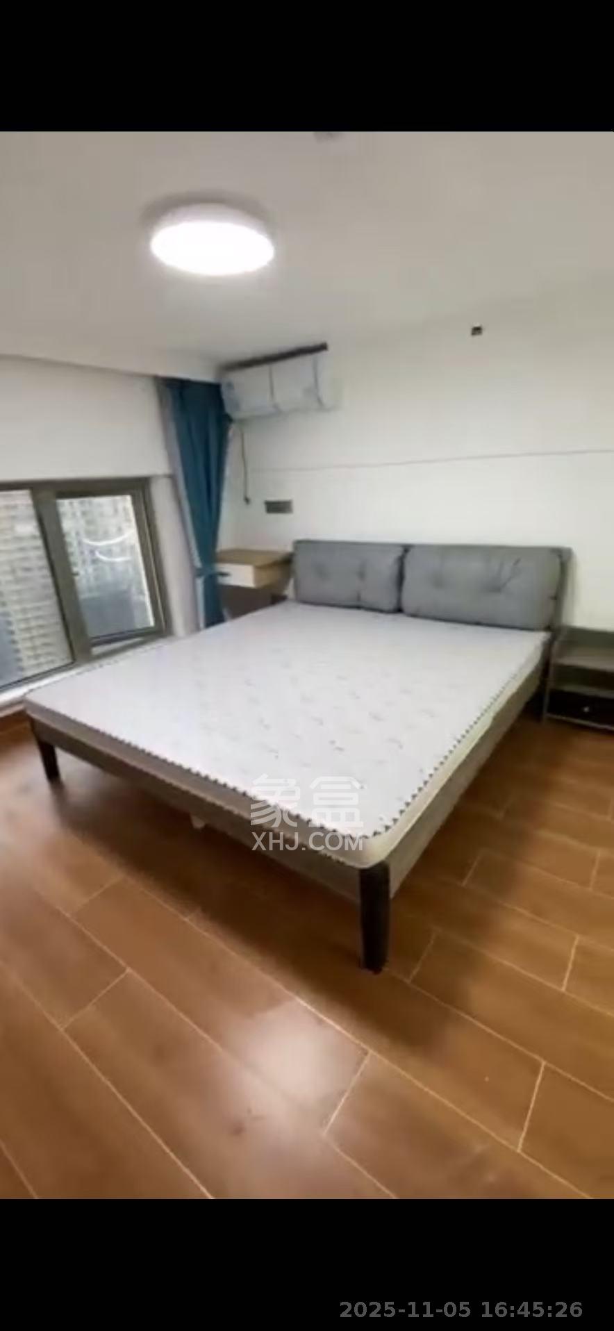 梅溪湖金茂湾  2室1厅1卫    2100.0元/月室内图