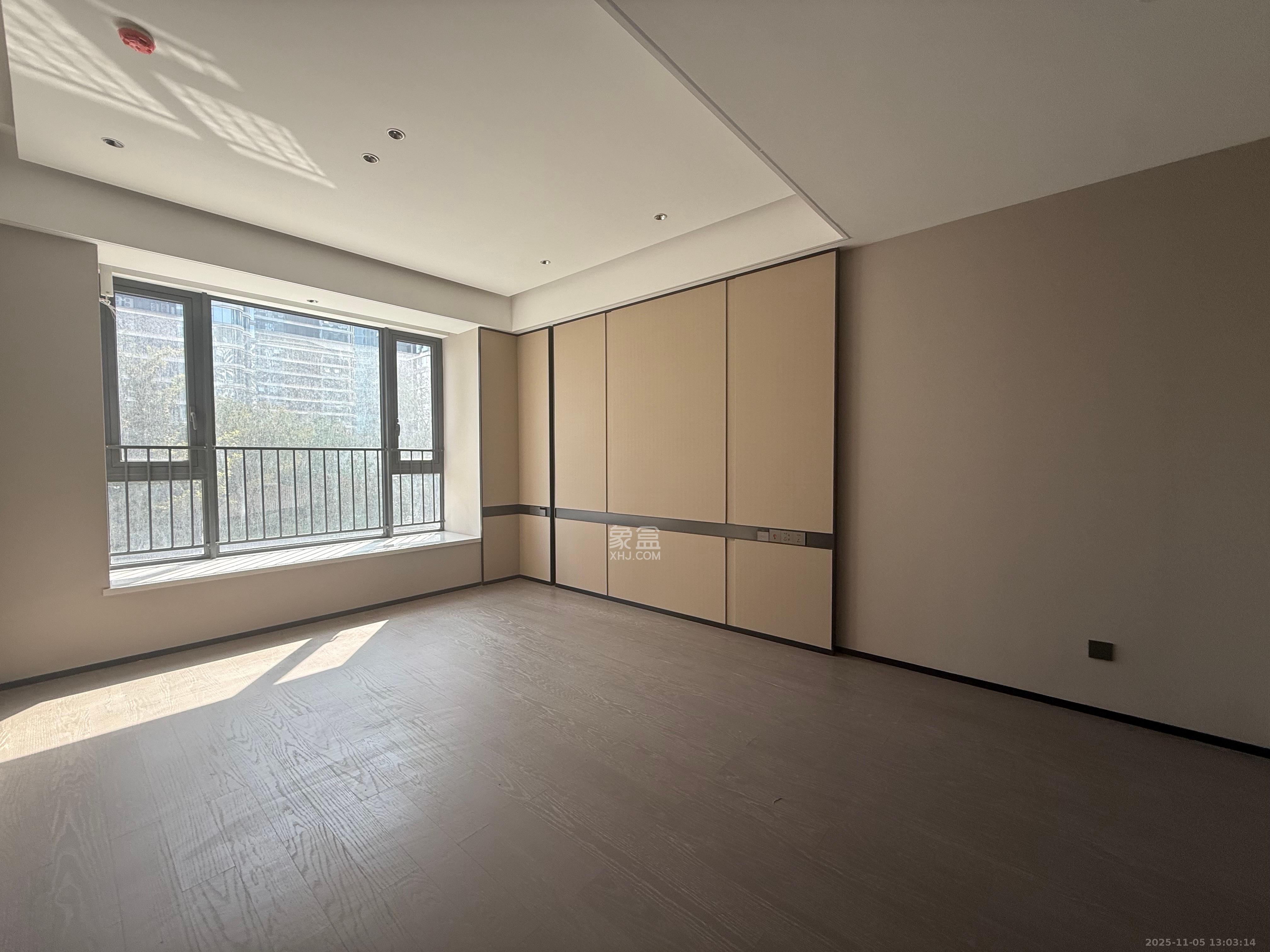 旭辉铂悦湘江  4室2厅3卫    7000.0元/月室内图