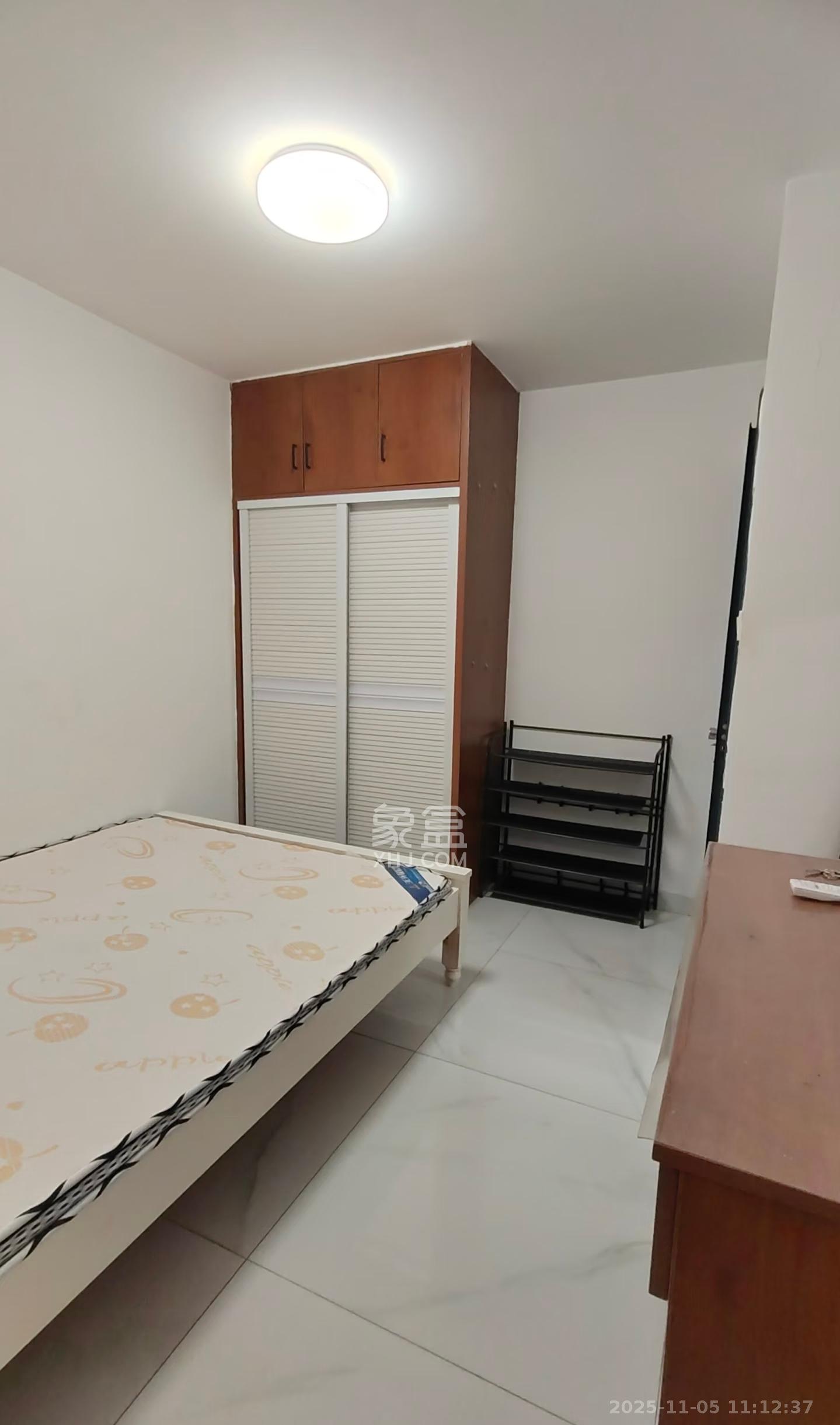 红泥山小区  1室1厅1卫    1200.0元/月室内图