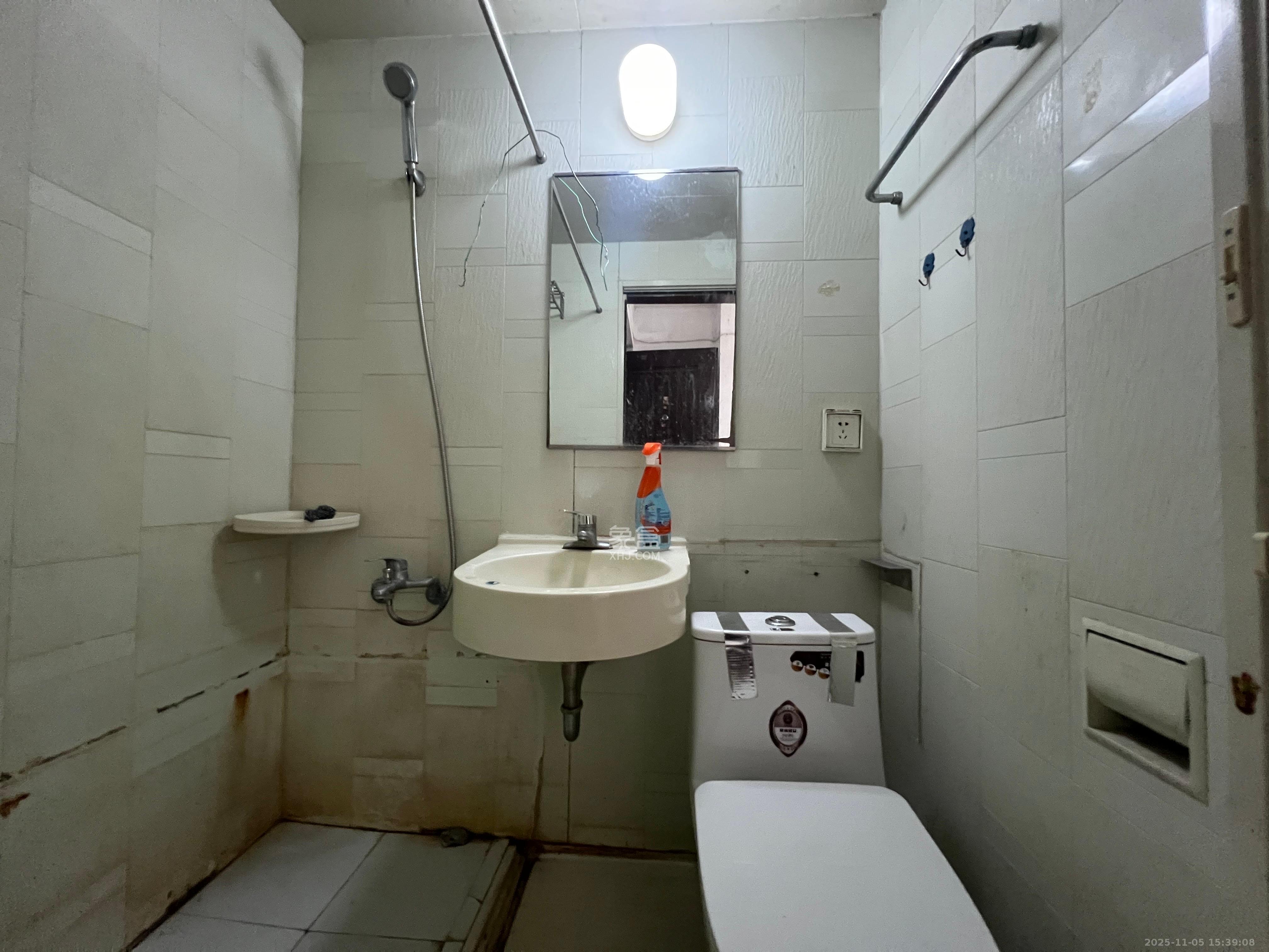 几米空间  1室1厅1卫    1300.0元/月室内图