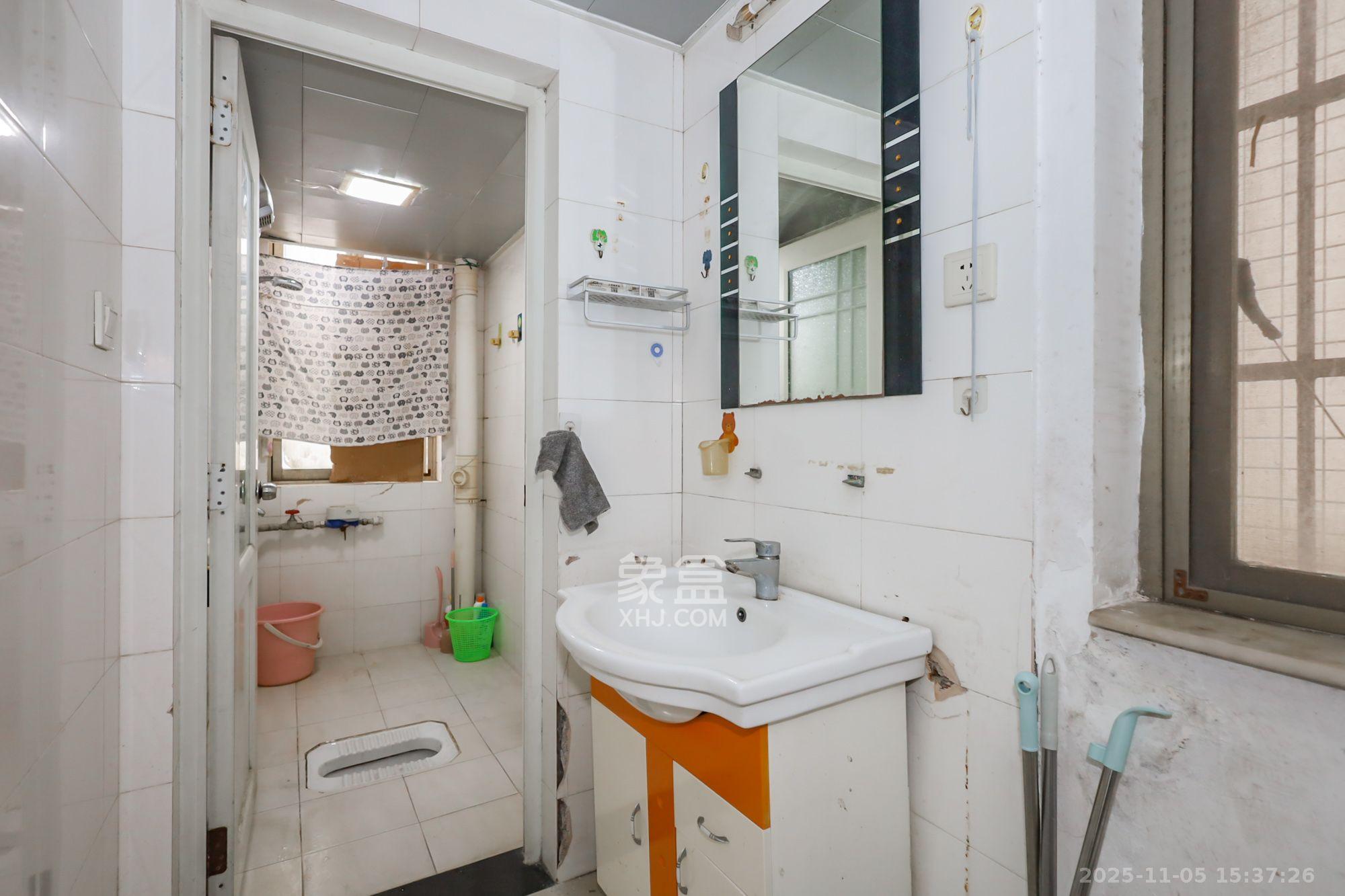 雄海花园 2室1厅1卫 2100.0元/月 雄海花园 2室1厅1卫 2100.0元/月室内图