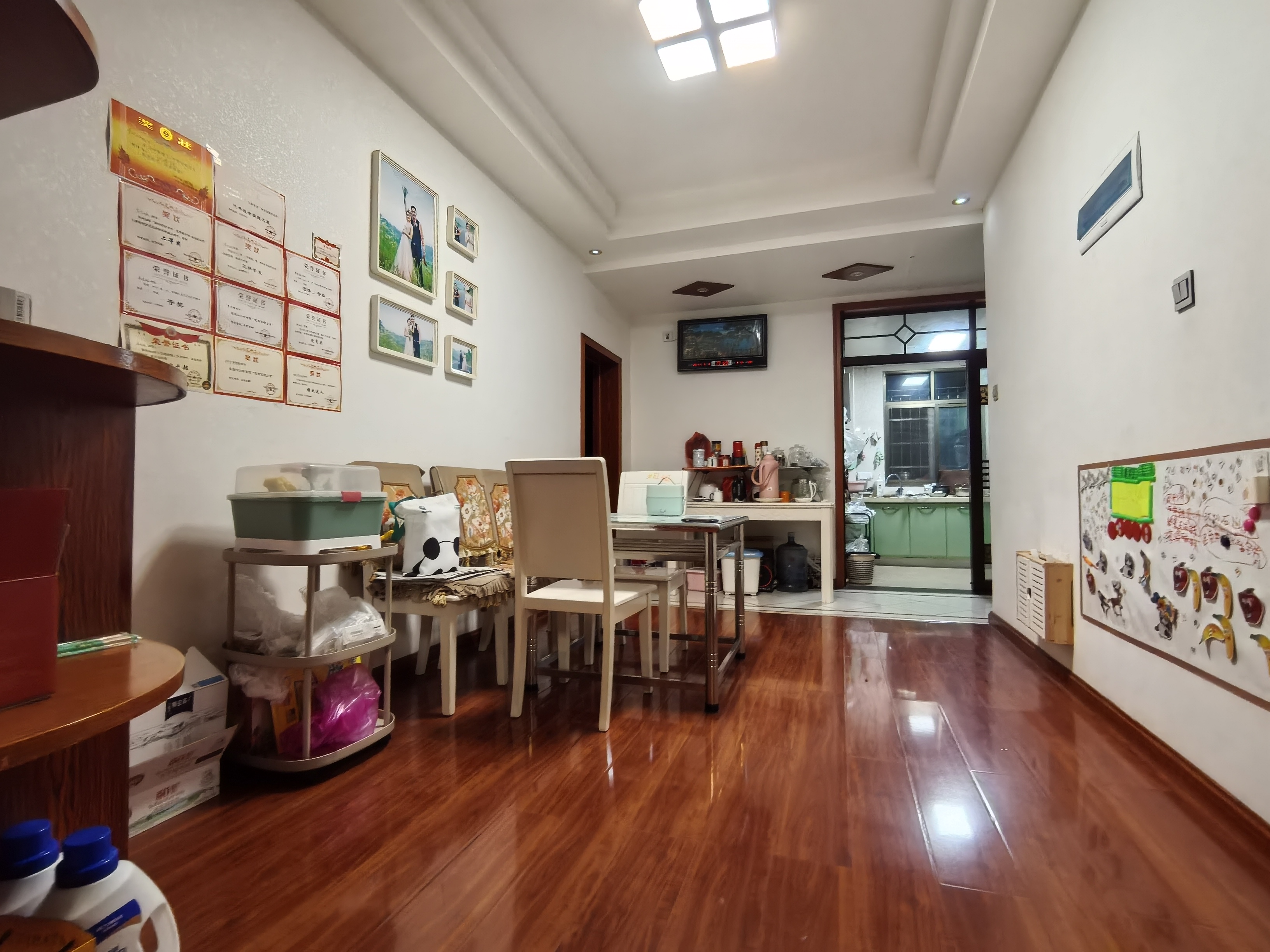 盛世华庭 1室0厅0卫 53.8万 盛世华庭 1室0厅0卫 53.8万客厅