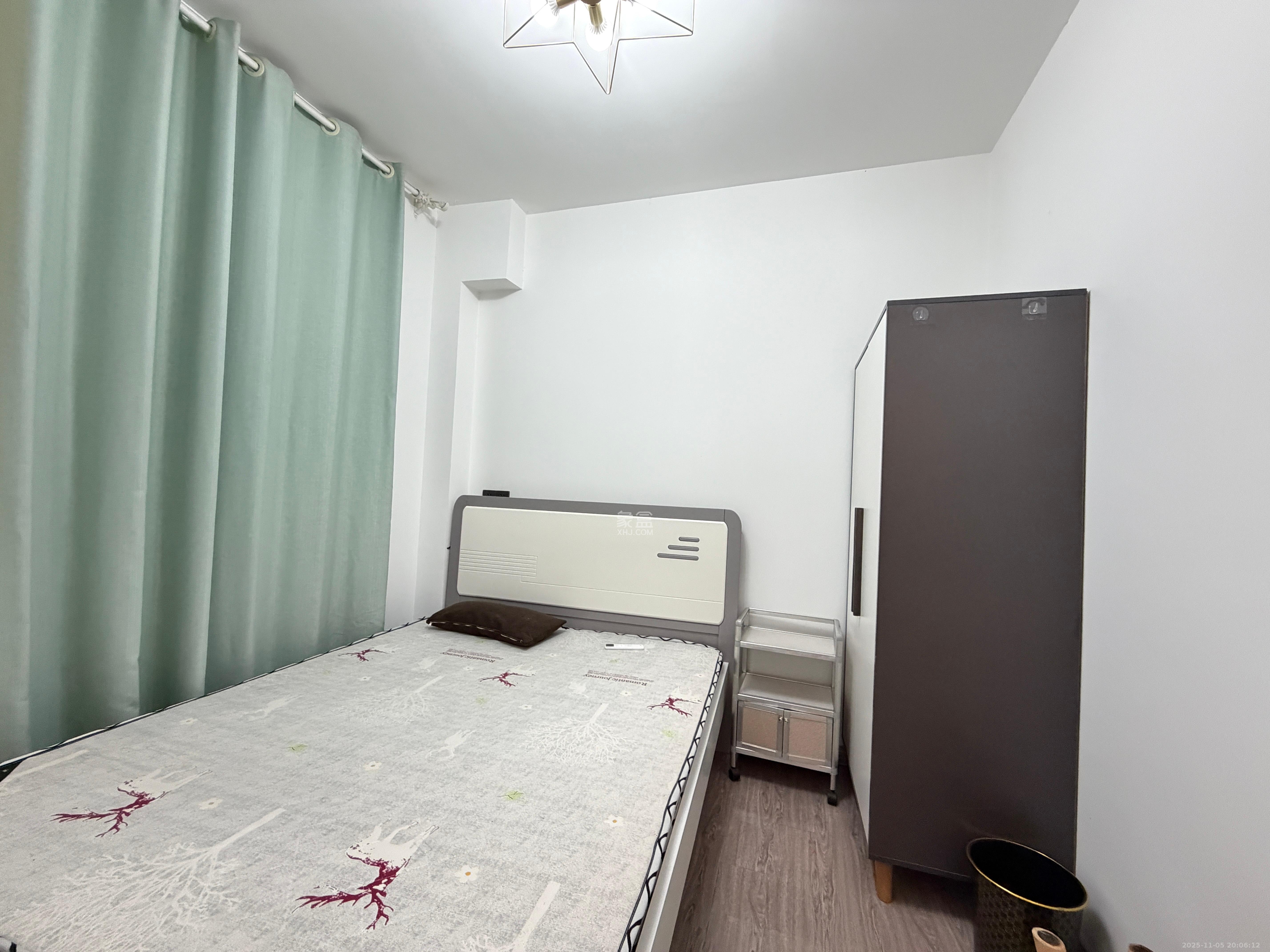 荣盛岳麓峰景  3室2厅1卫    2200.0元/月室内图