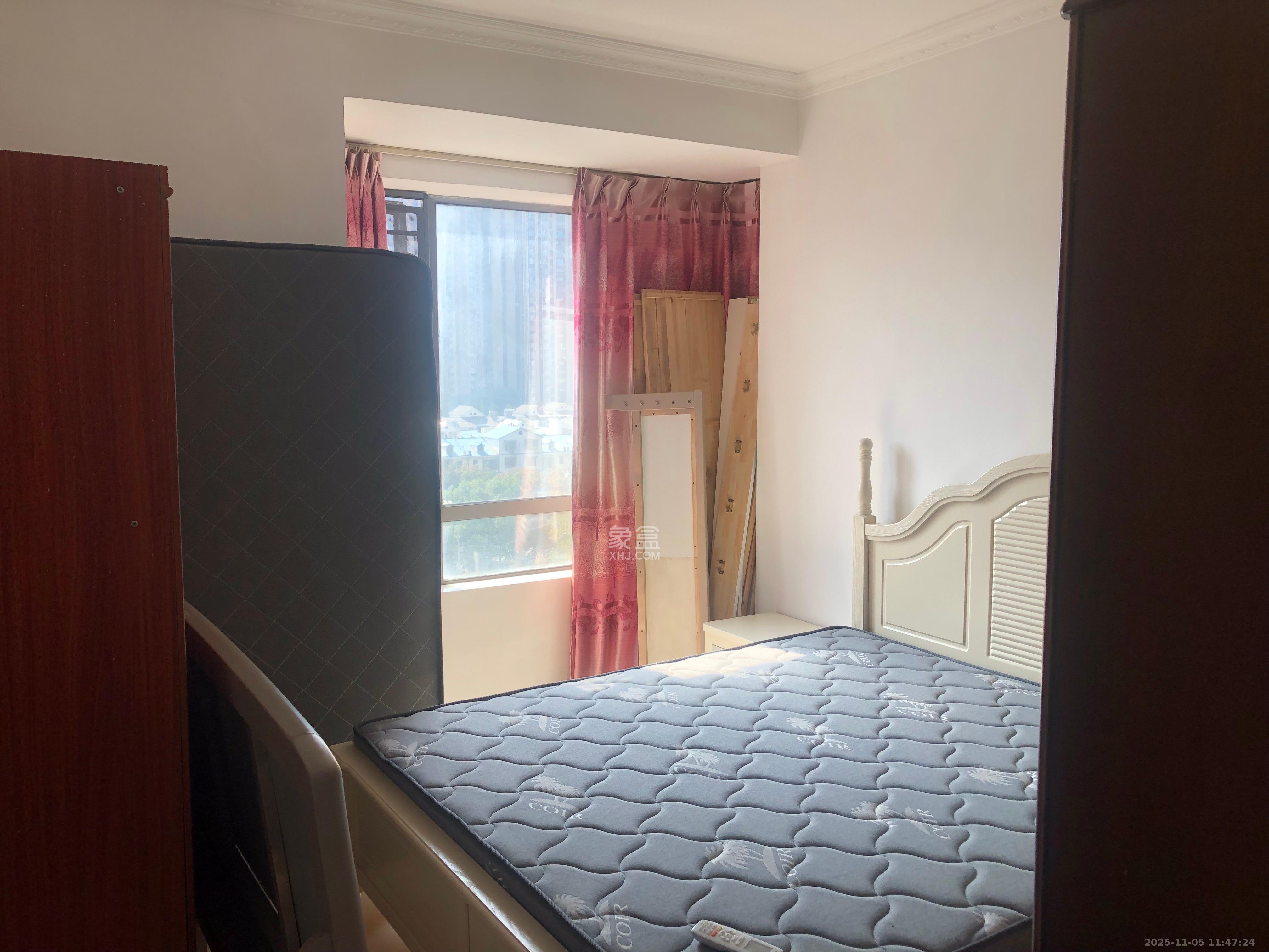 新华都万家城  3室2厅2卫    2000.0元/月室内图