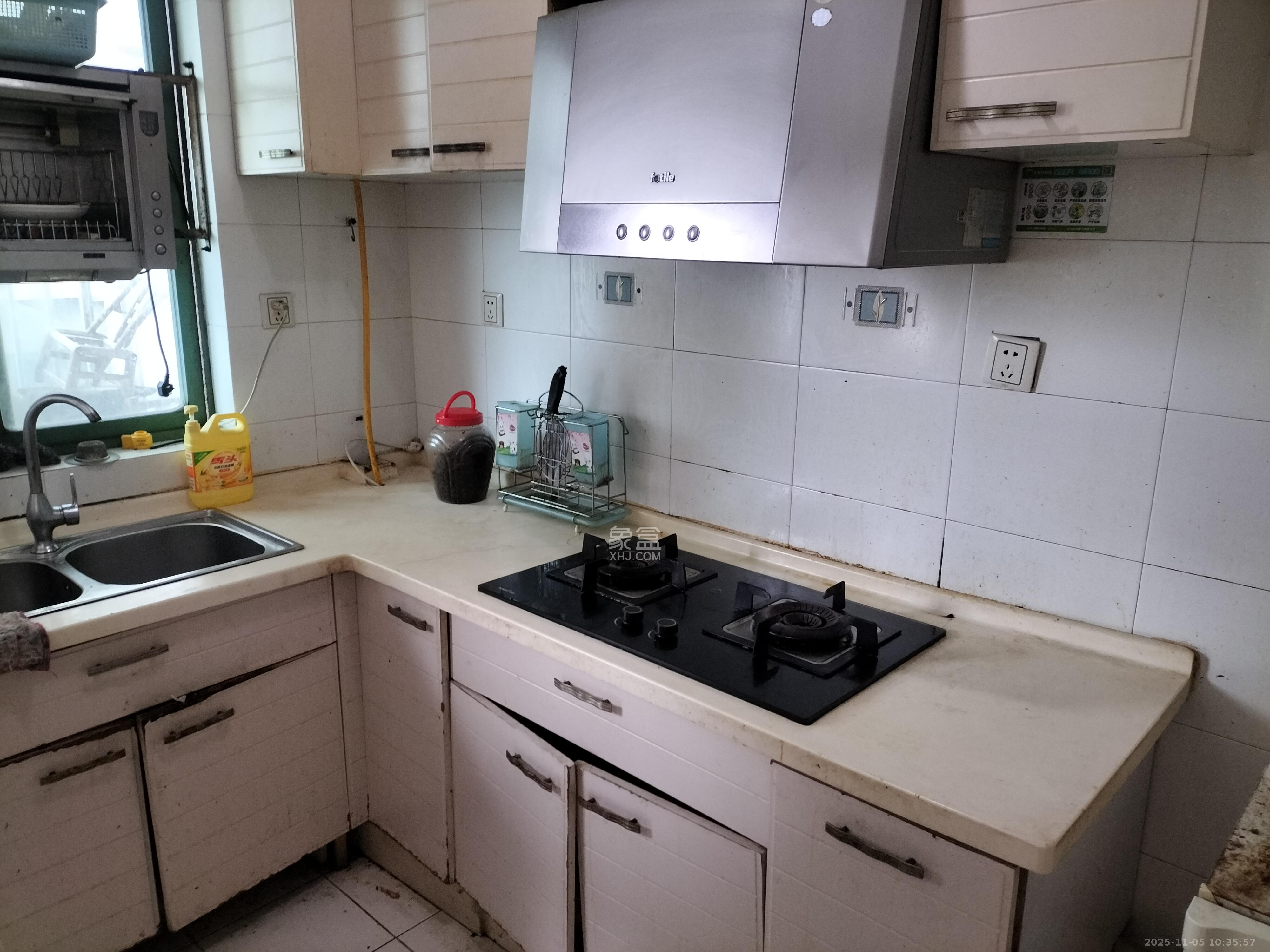 香格里嘉园  4室2厅1卫    4000.0元/月室内图