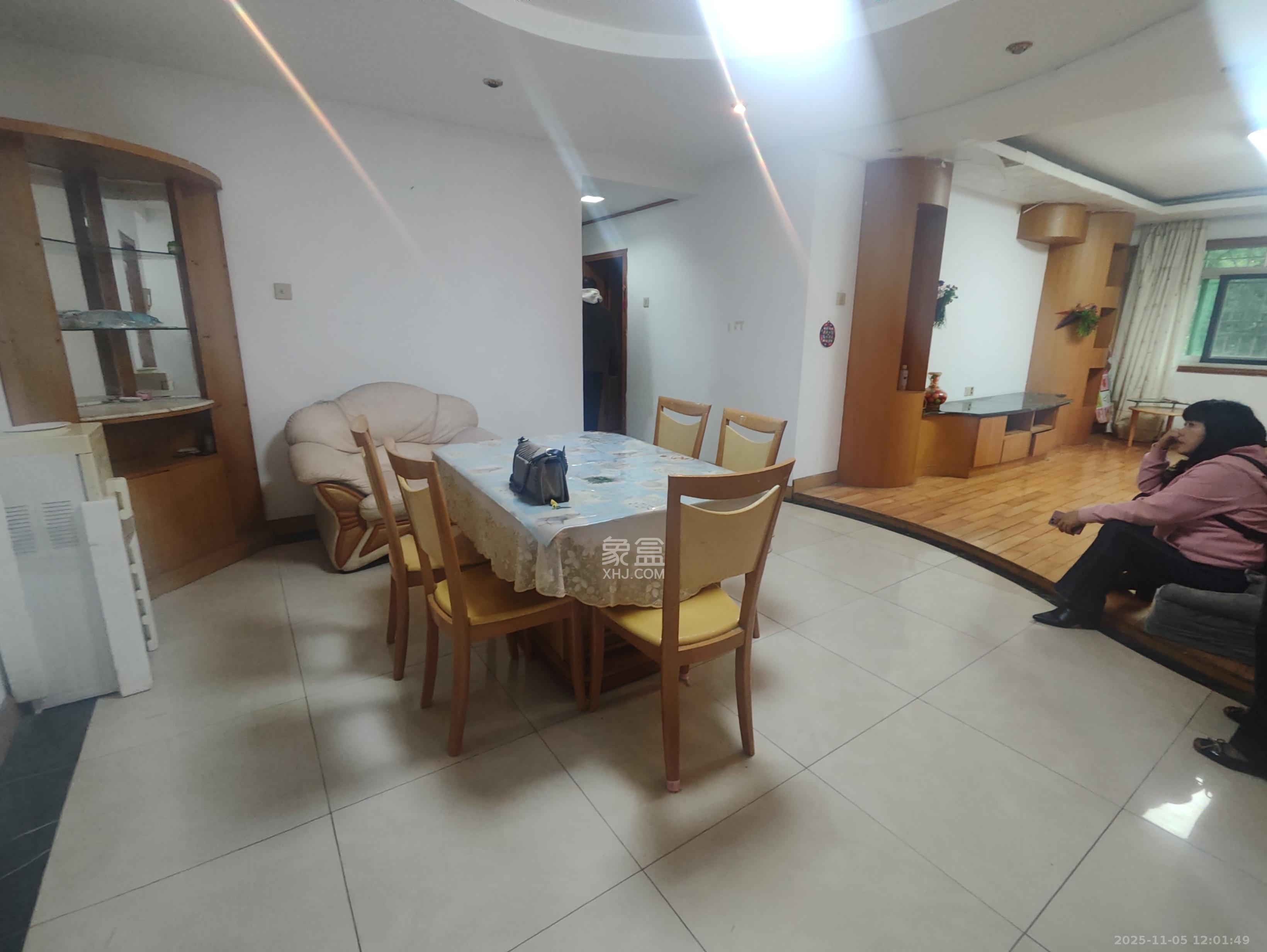 金昌花园  3室2厅1卫    1800.0元/月室内图