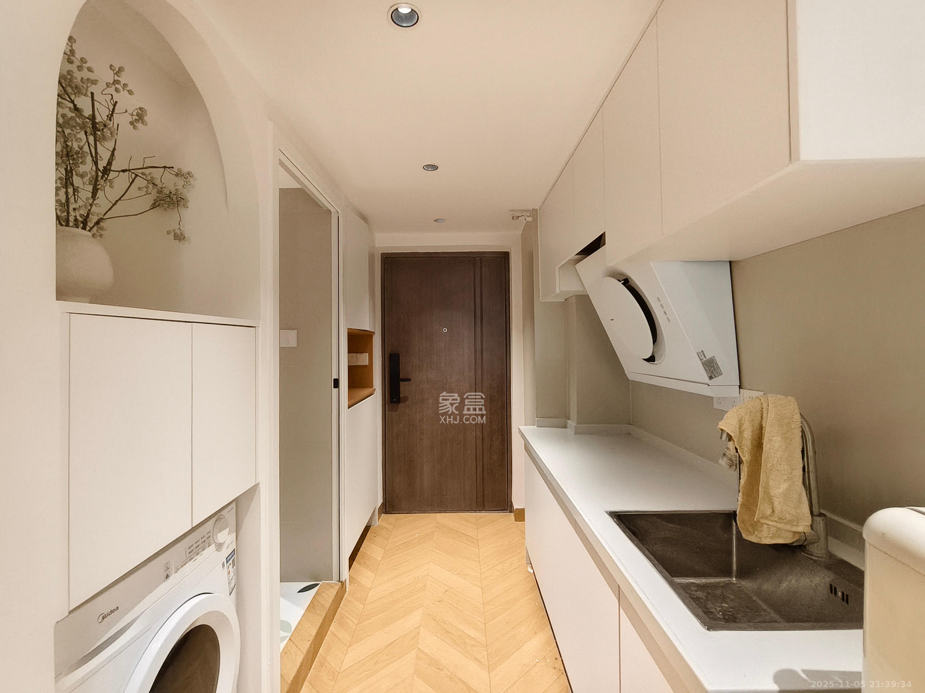 卓越中寰  2室1厅1卫    2800.0元/月室内图