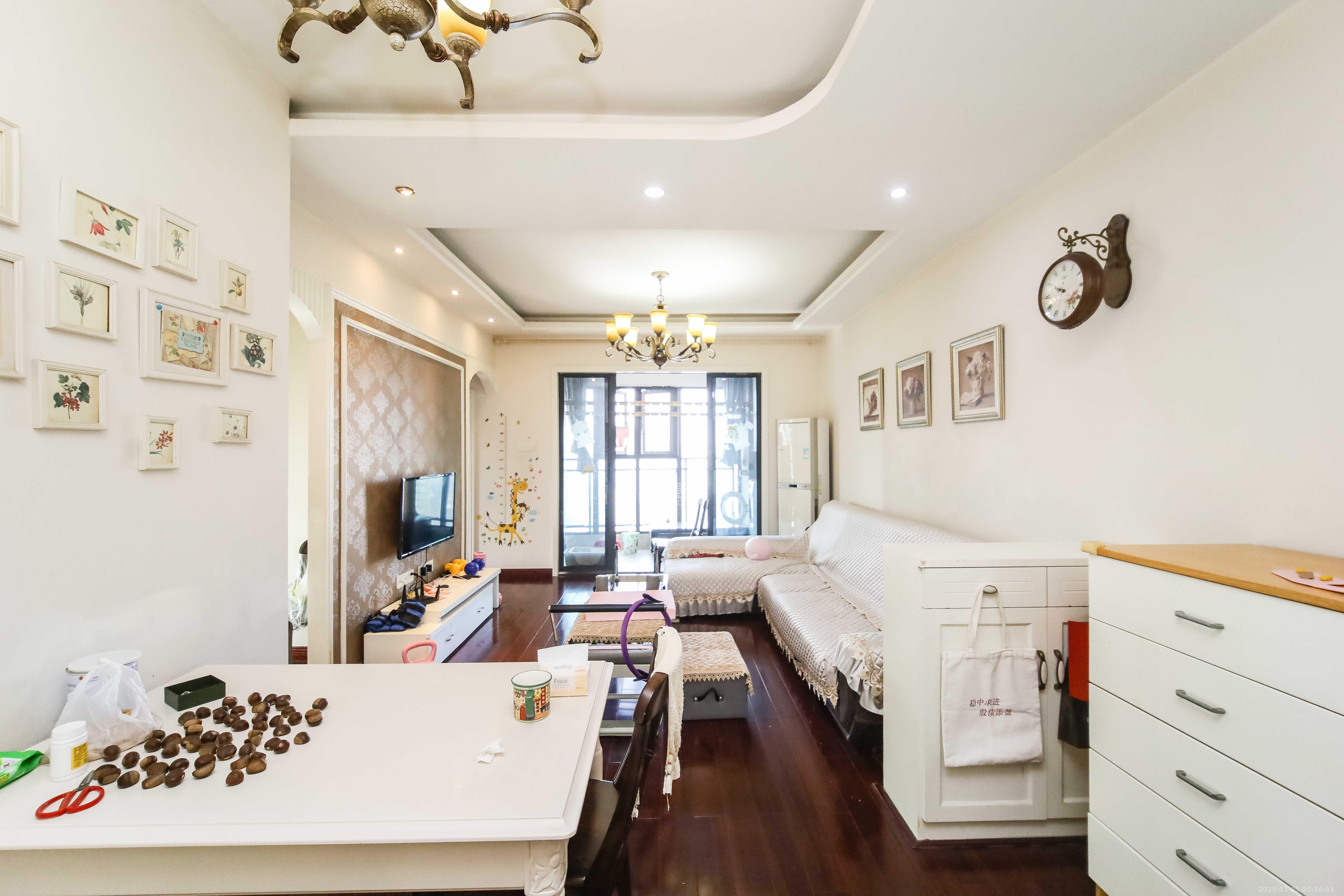 湘域熙岸  3室2厅1卫    105.0万客厅