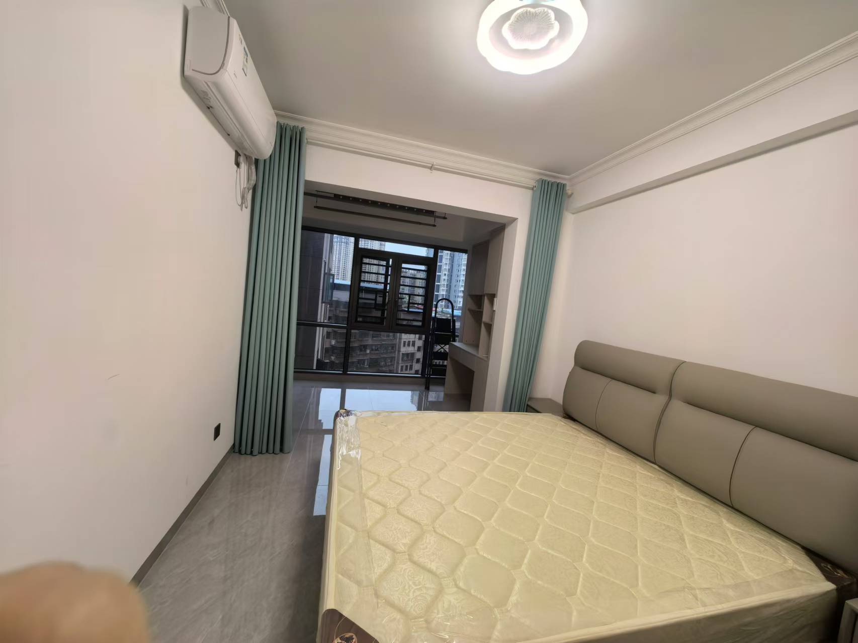 融冠乐城  5室2厅2卫    4300.0元/月室内图