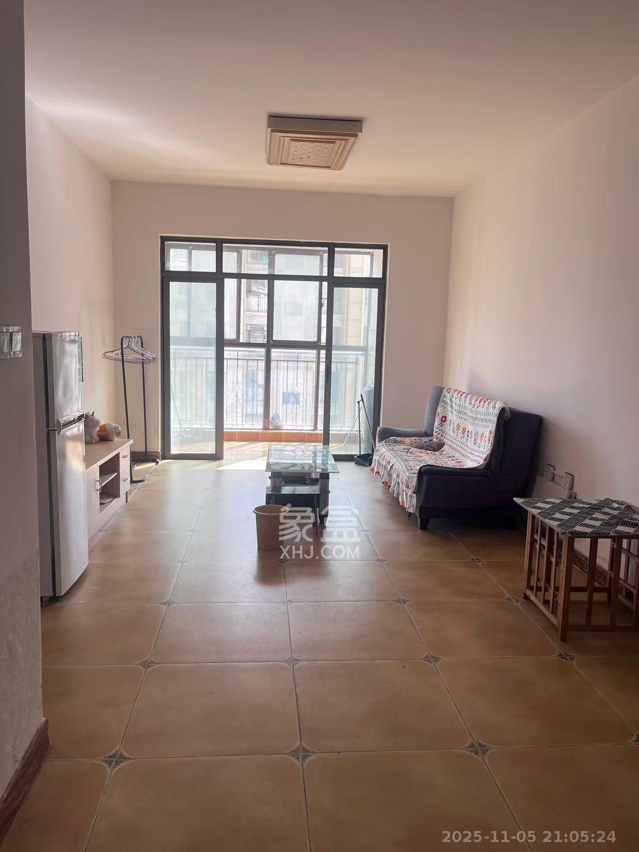 米兰春天  3室2厅1卫    1600.0元/月