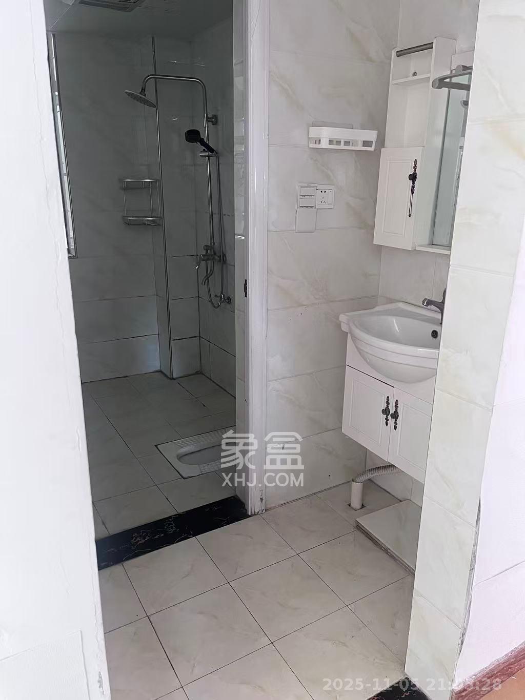 米兰春天  3室2厅1卫    1600.0元/月室内图