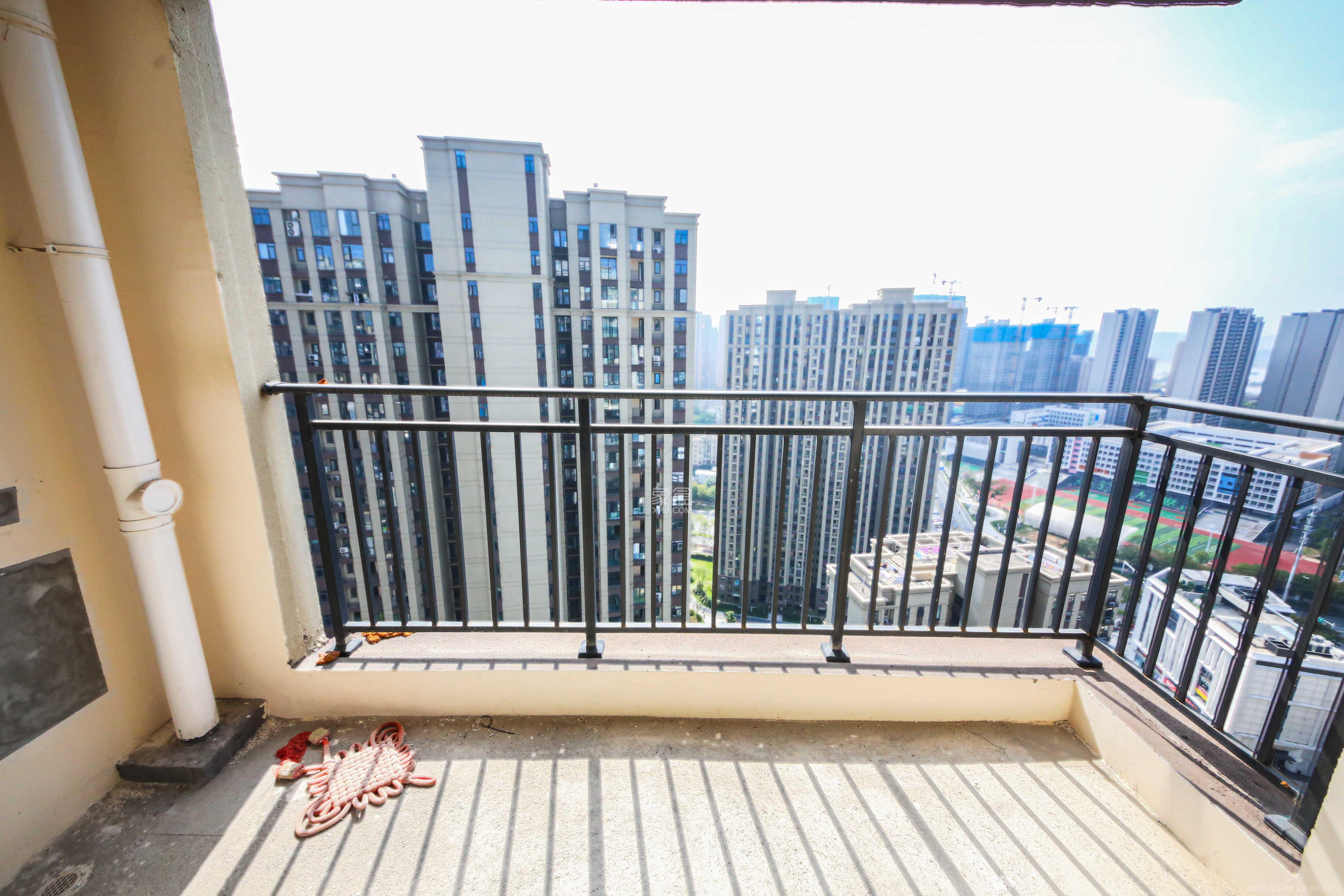 中建钰和城  2室2厅1卫    105.0万阳台