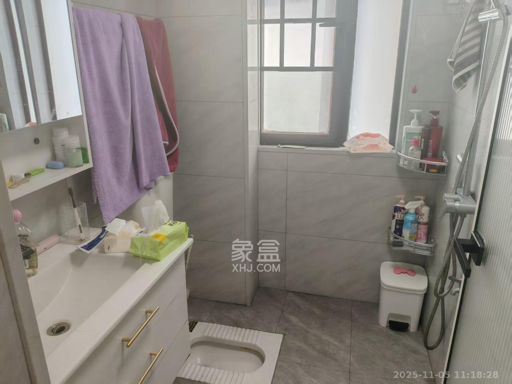 和润园三期 2室2厅1卫 2500.0元/月 和润园三期 2室2厅1卫 2500.0元/月室内图